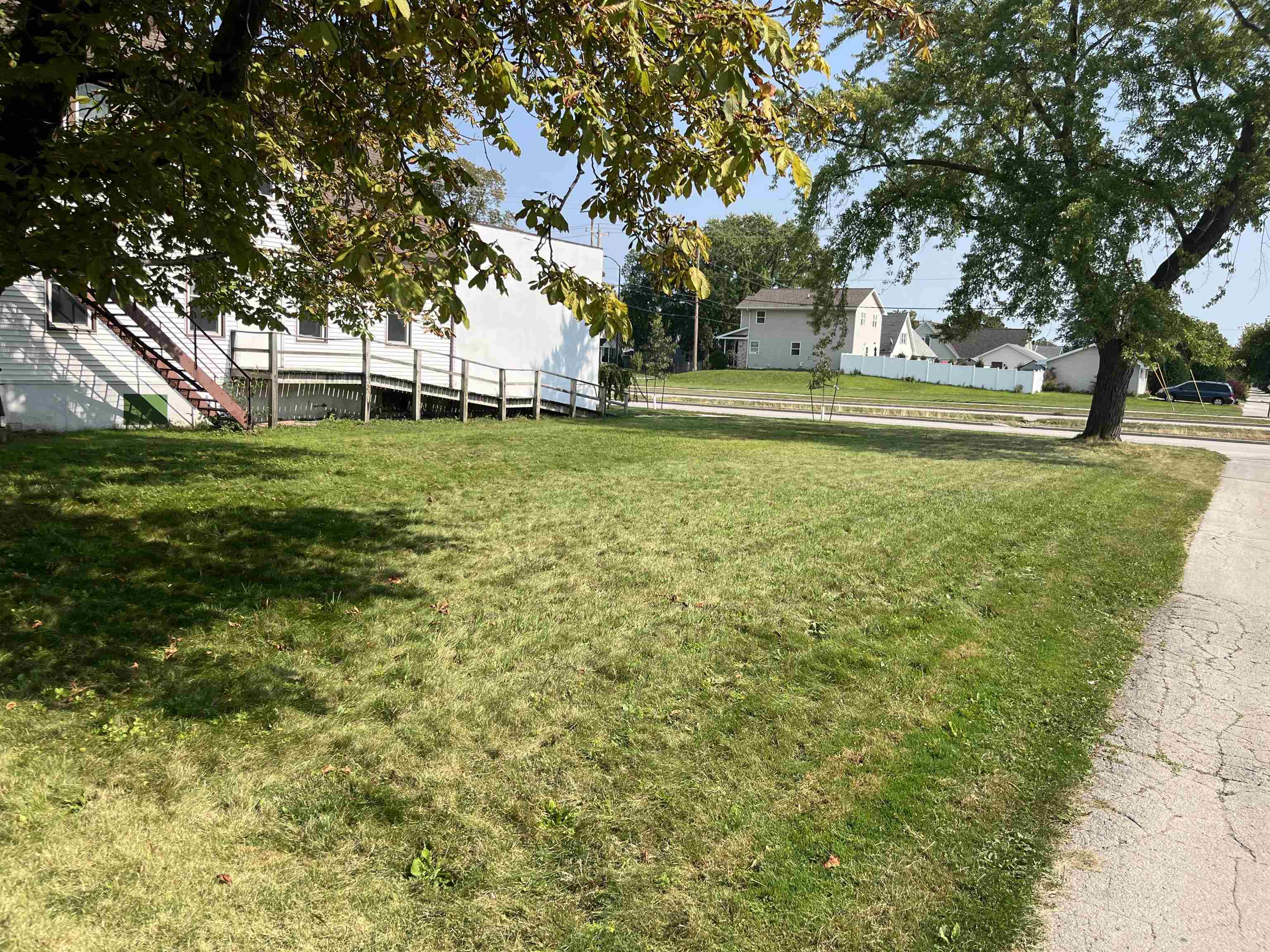 821 N Webster Ave, Green Bay, WI 54302