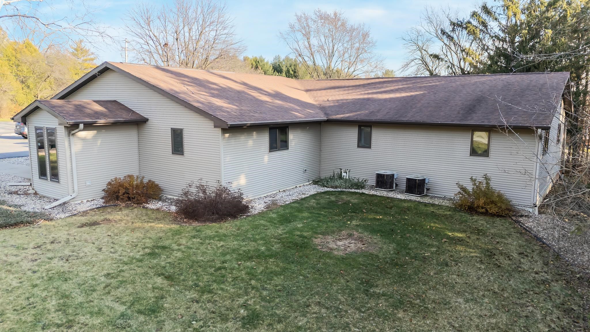 645 Hawthorne Dr, Omro, WI 54963