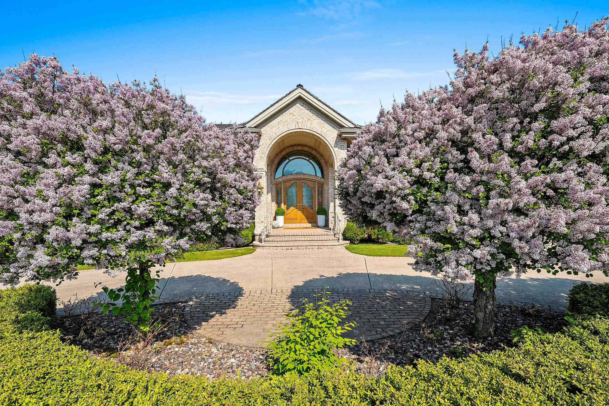 1605 E Sonata Dr, Green Bay, WI 54311