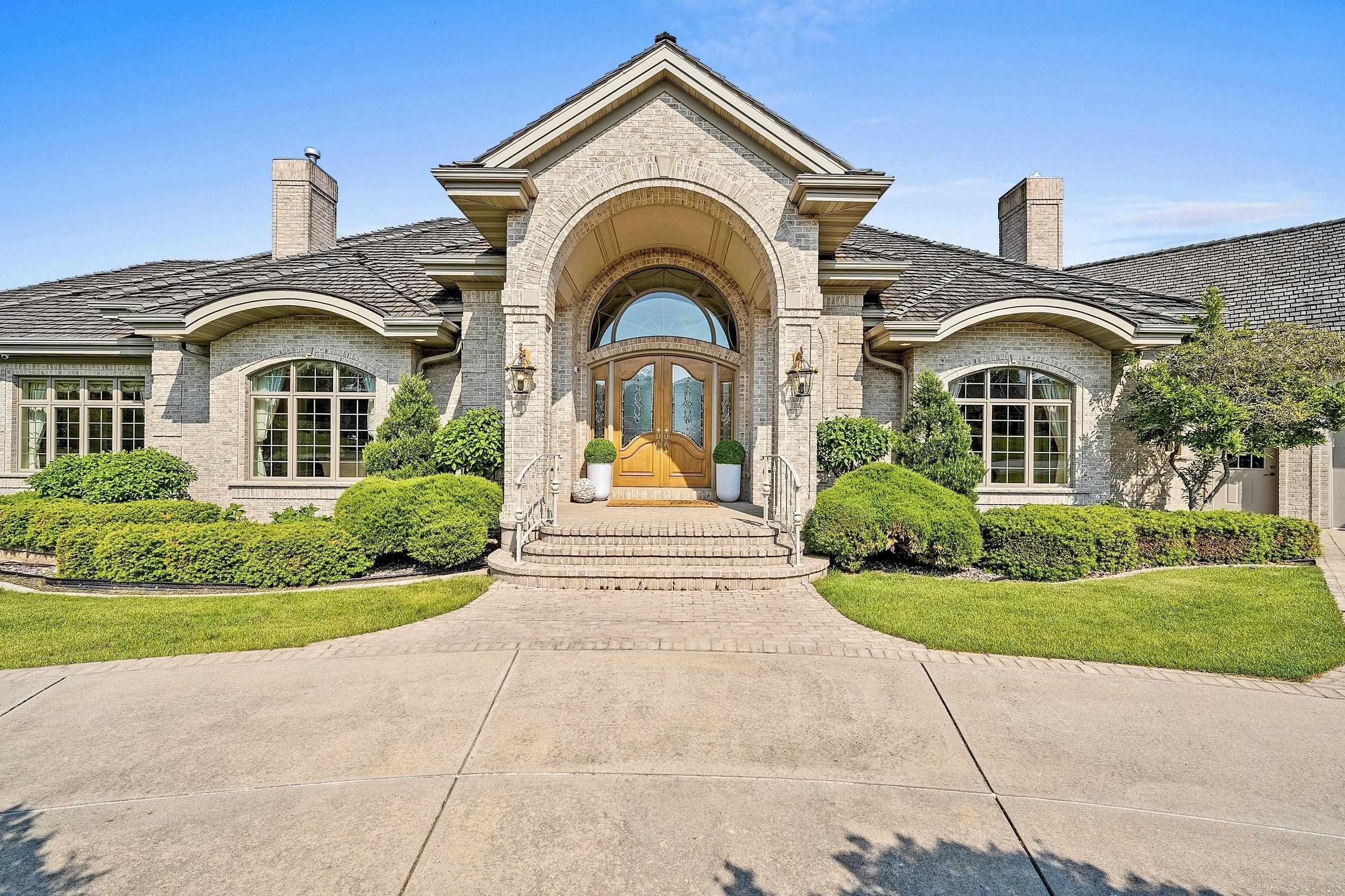 1605 E Sonata Dr, Green Bay, WI 54311