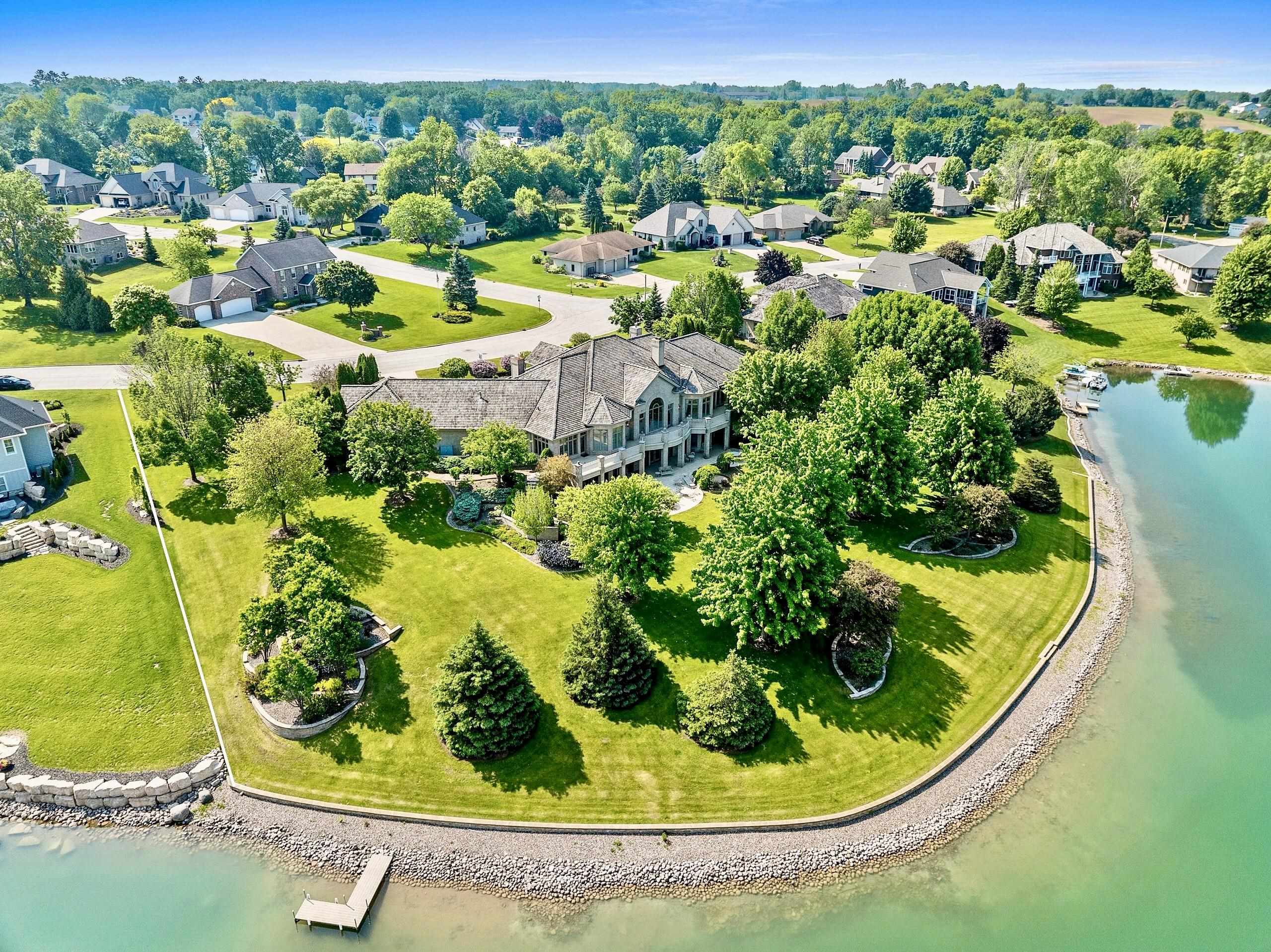 1605 E Sonata Dr, Green Bay, WI 54311