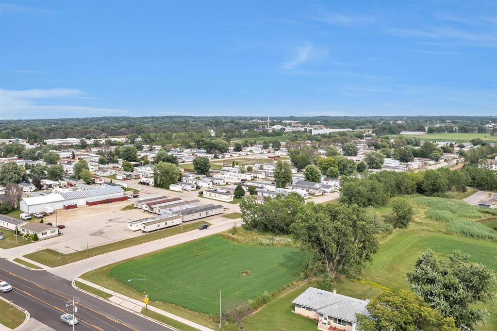 1373 Bellevue St, Green Bay, WI 54311