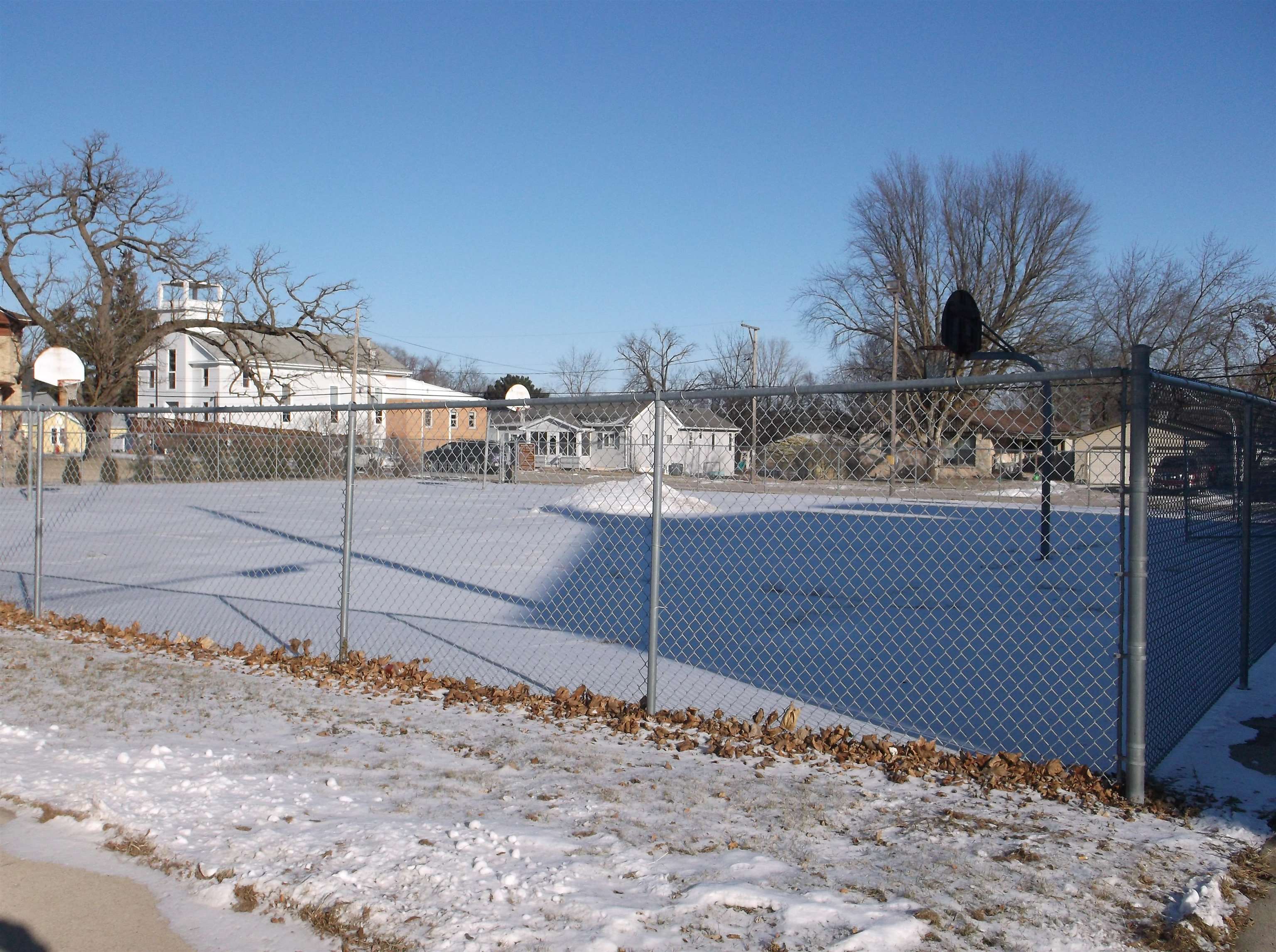 130 W Larrabee St, Omro, WI 54963-1330