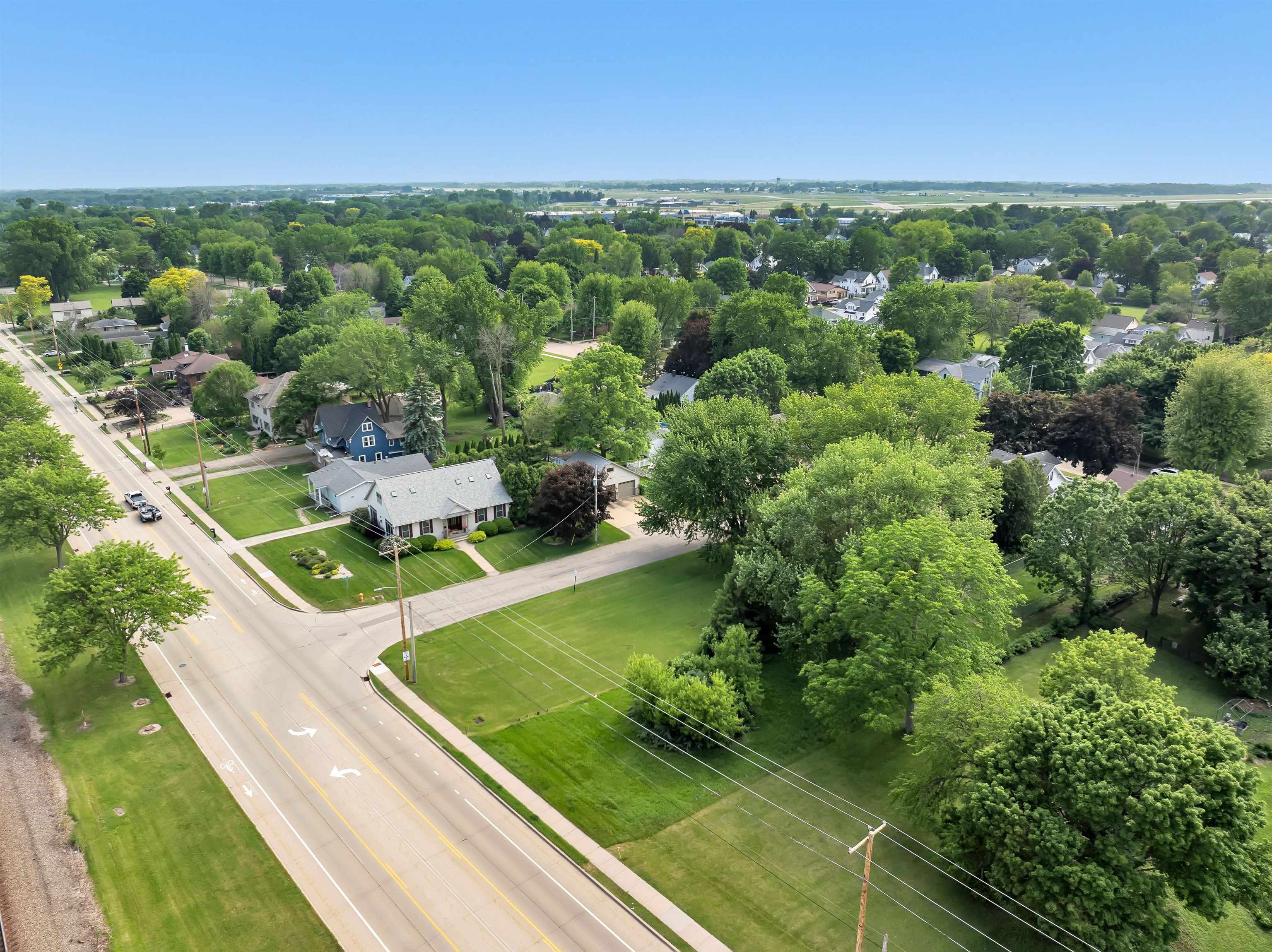 S Main St, Oshkosh, WI 54902-0000