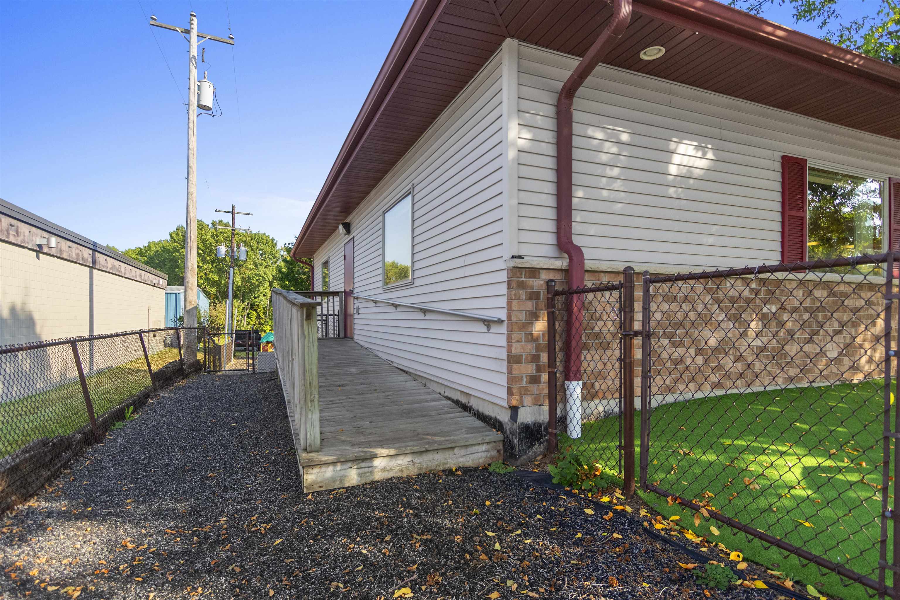 2861 S Ridge Rd, Green Bay, WI 54304