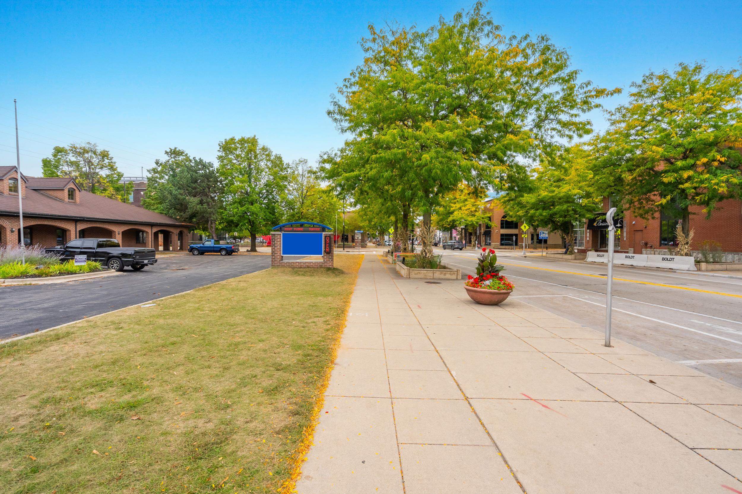 200 N Broadway, Green Bay, WI 54303