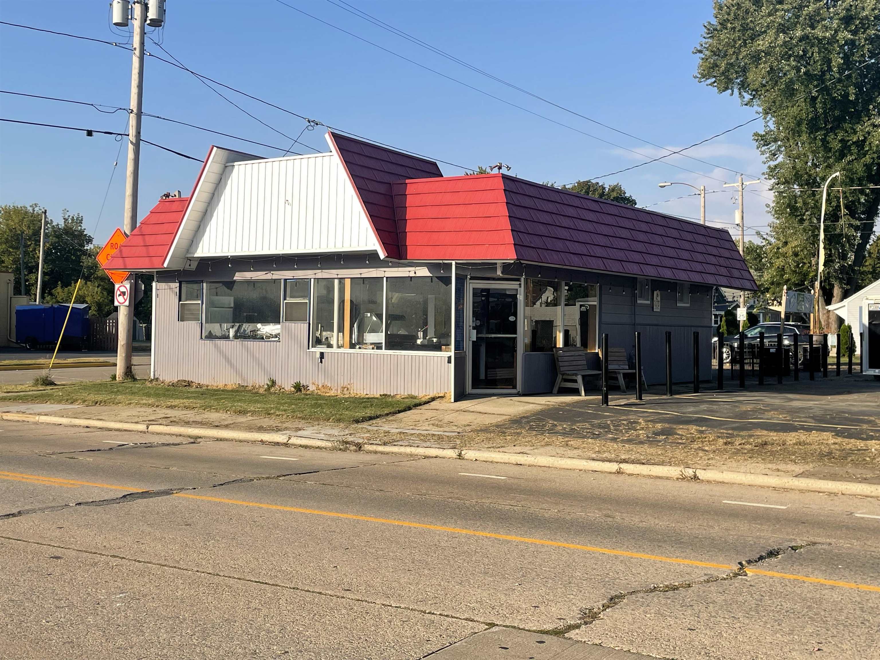 1429 S Main St, Oshkosh, WI 54902