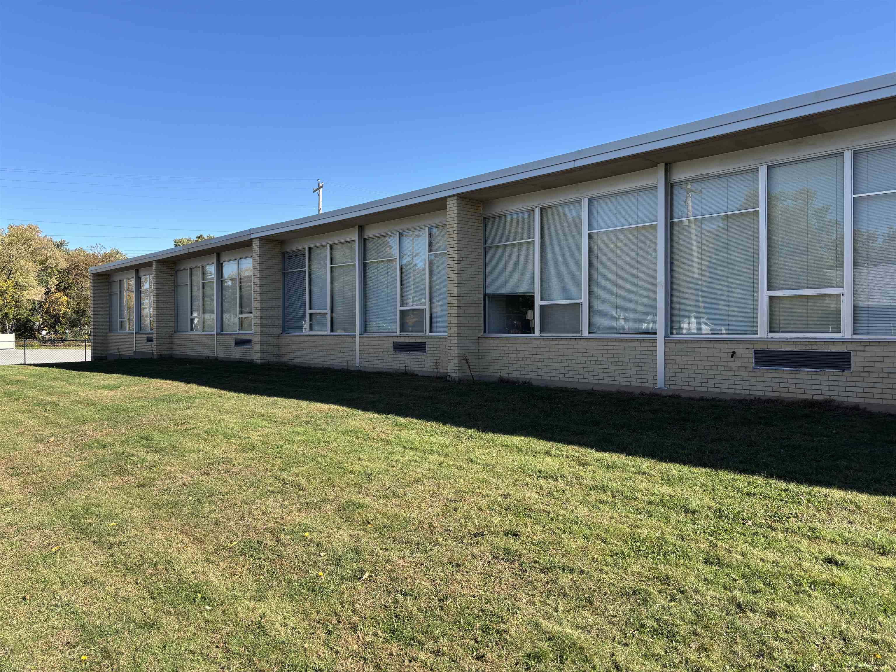 670 Main Ave, De Pere, WI 54115