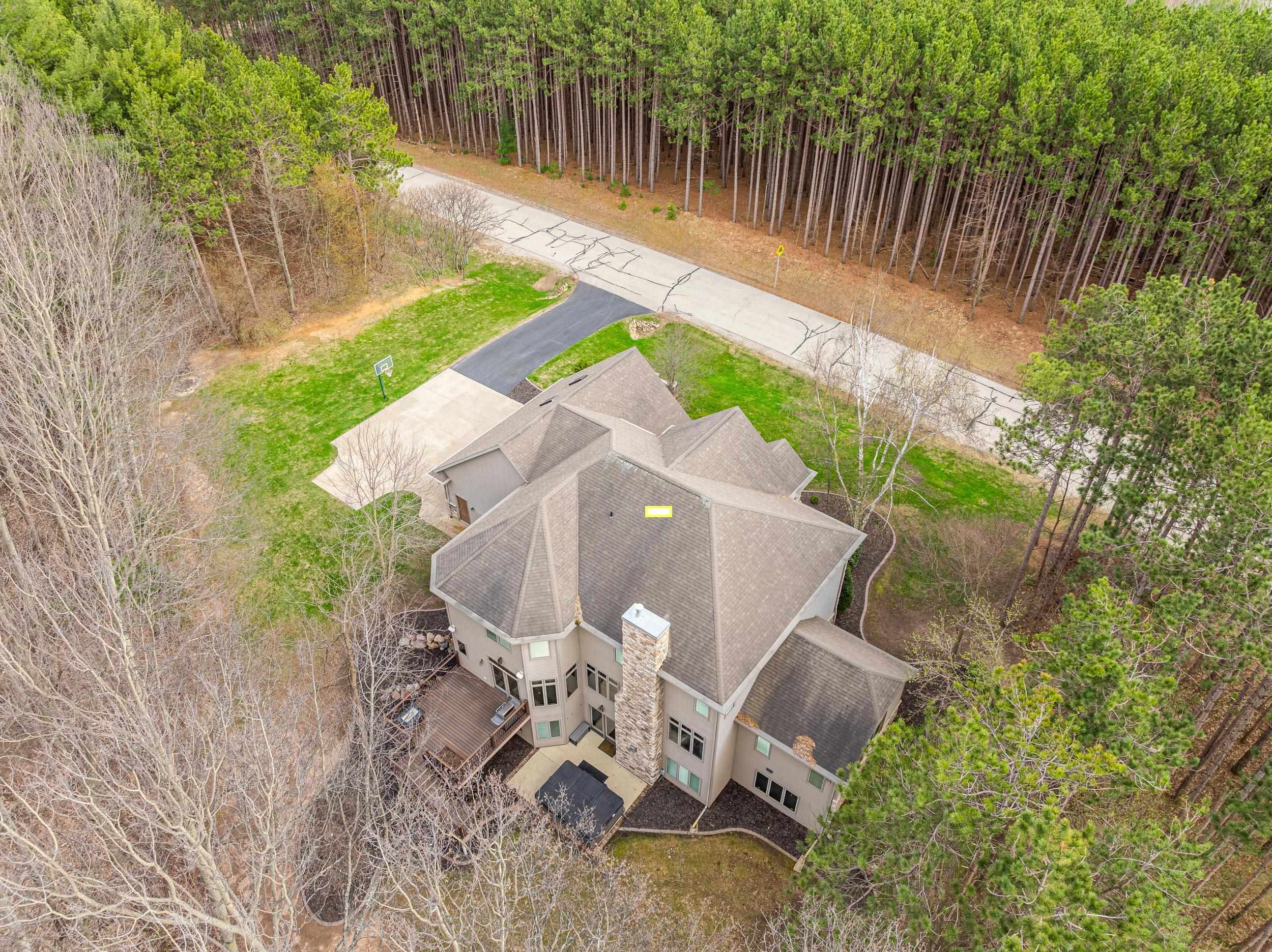 3062 Hawk Ridge Trl, Suamico, WI 54313-8378