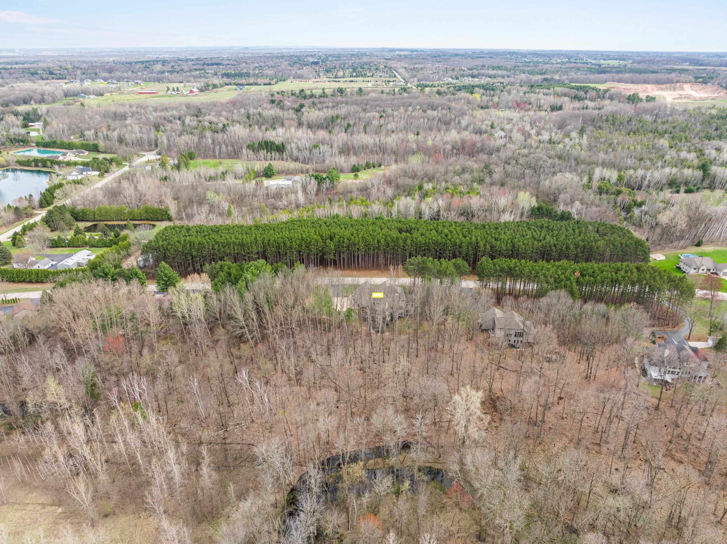 3062 Hawk Ridge Trl, Suamico, WI 54313-8378