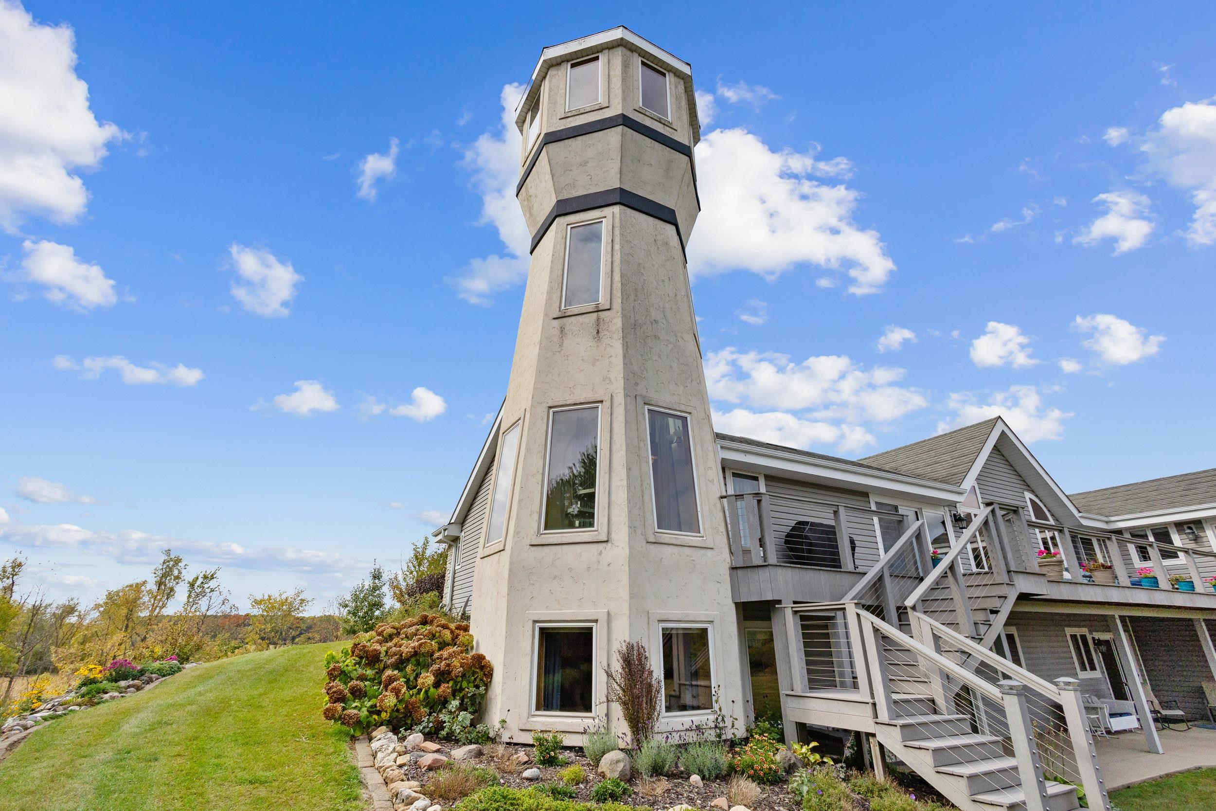 7207 Fairview Rd, Denmark, WI 54208