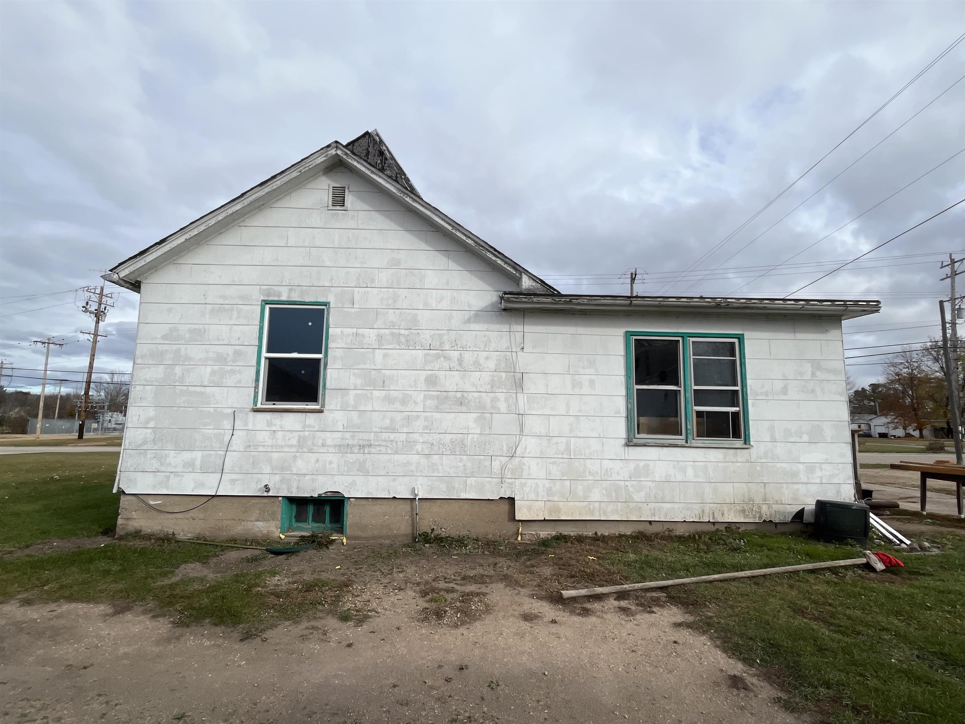 109 Richmond St, Gillett, WI 54124