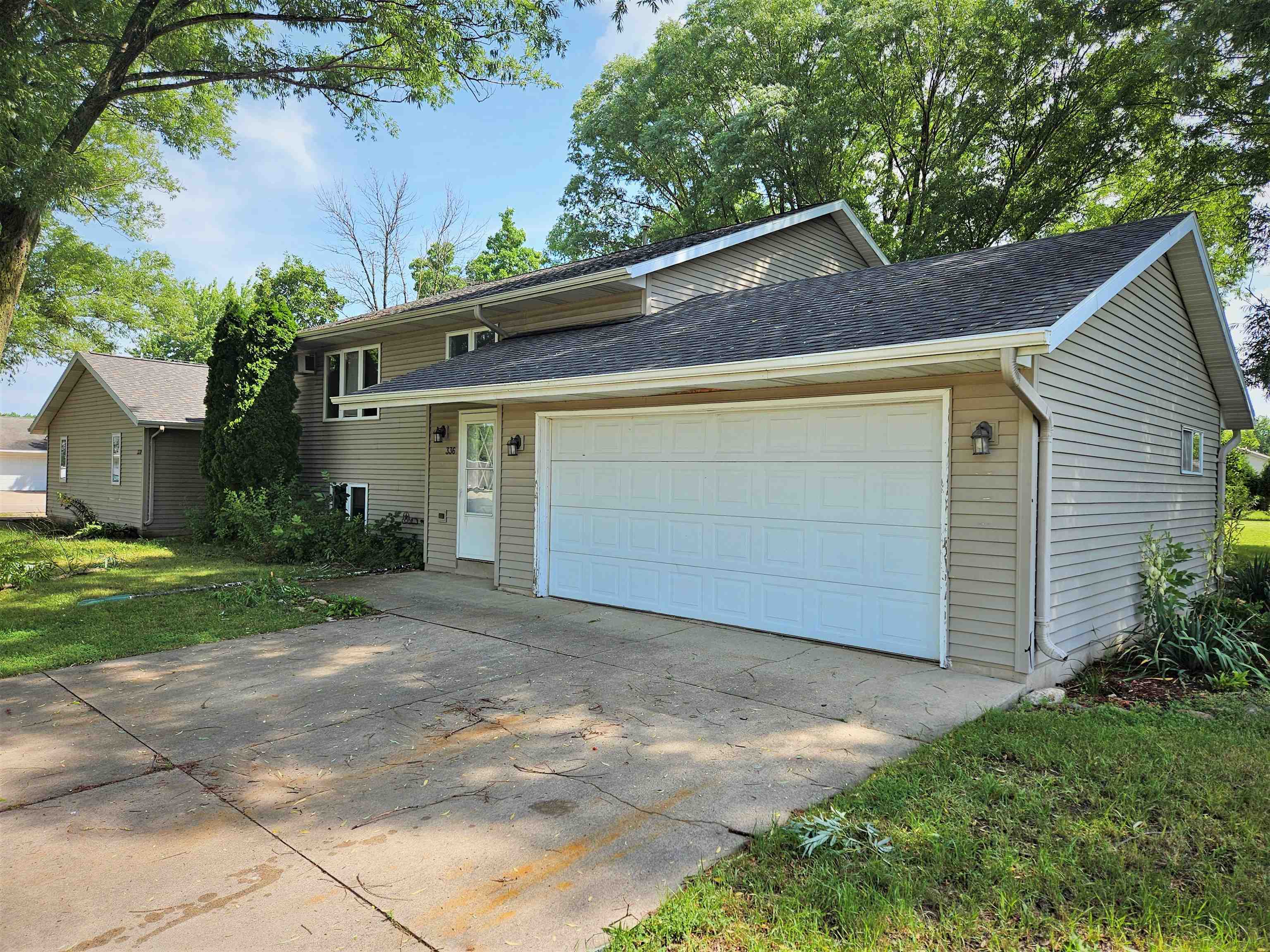 336 Wintergreen Dr, Omro, WI 54963