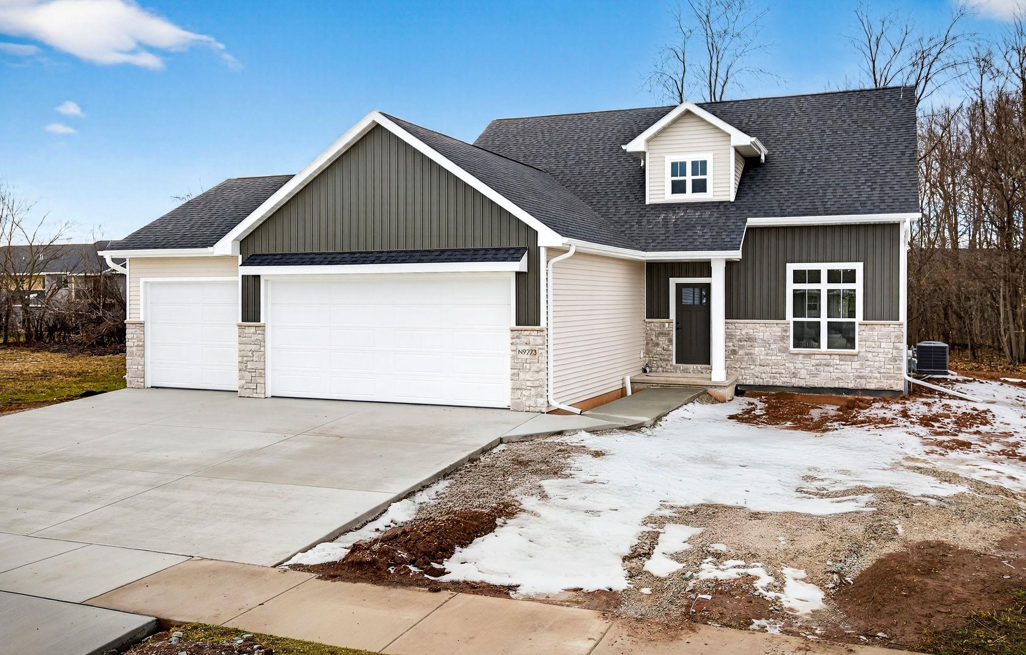 N9273 Constellation Dr, Appleton, WI 54915