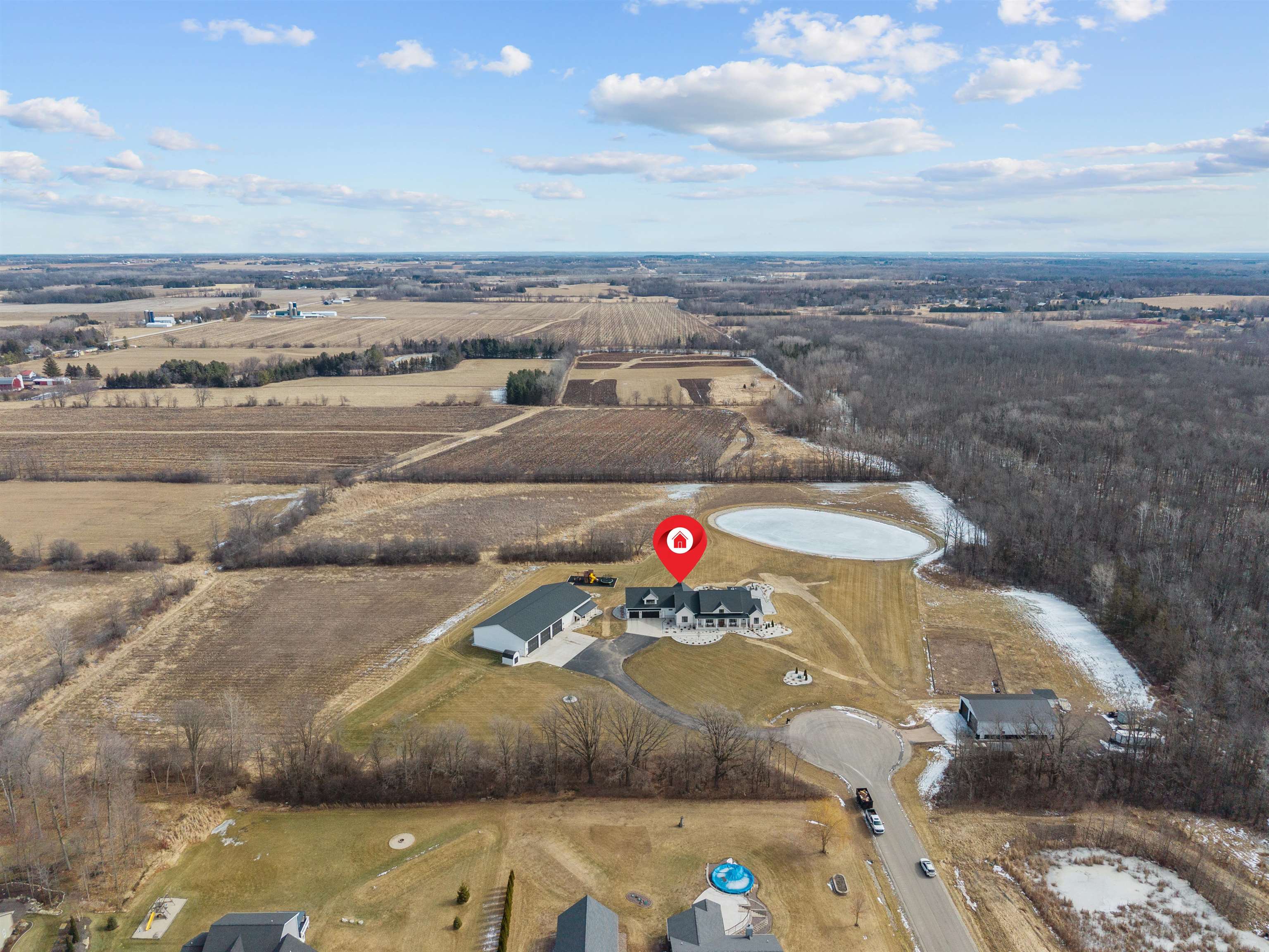 W5896 Autumn Hills Pw, Appleton, WI 54913