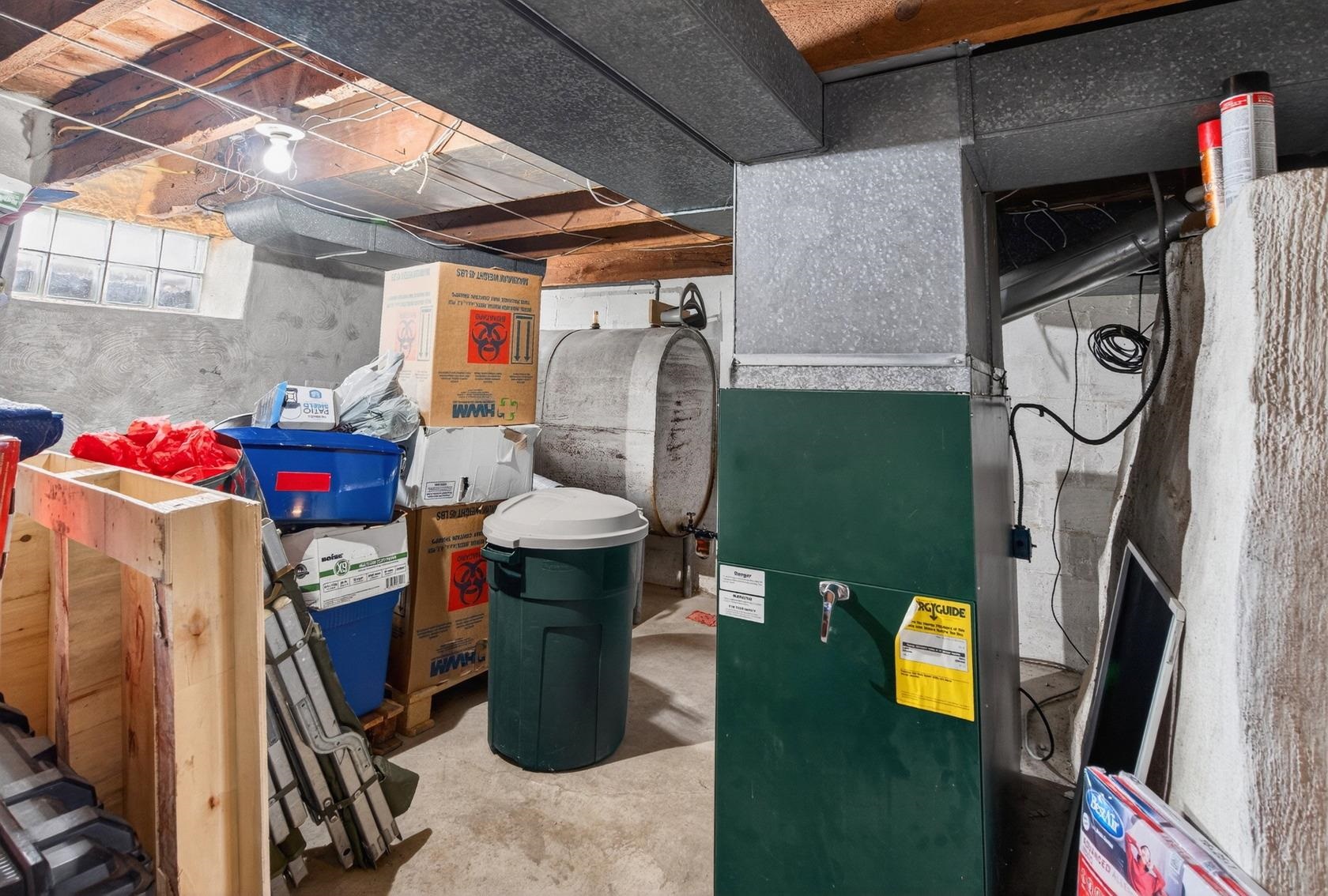4036 Woodland Rd, Green Bay, WI 54313-7408