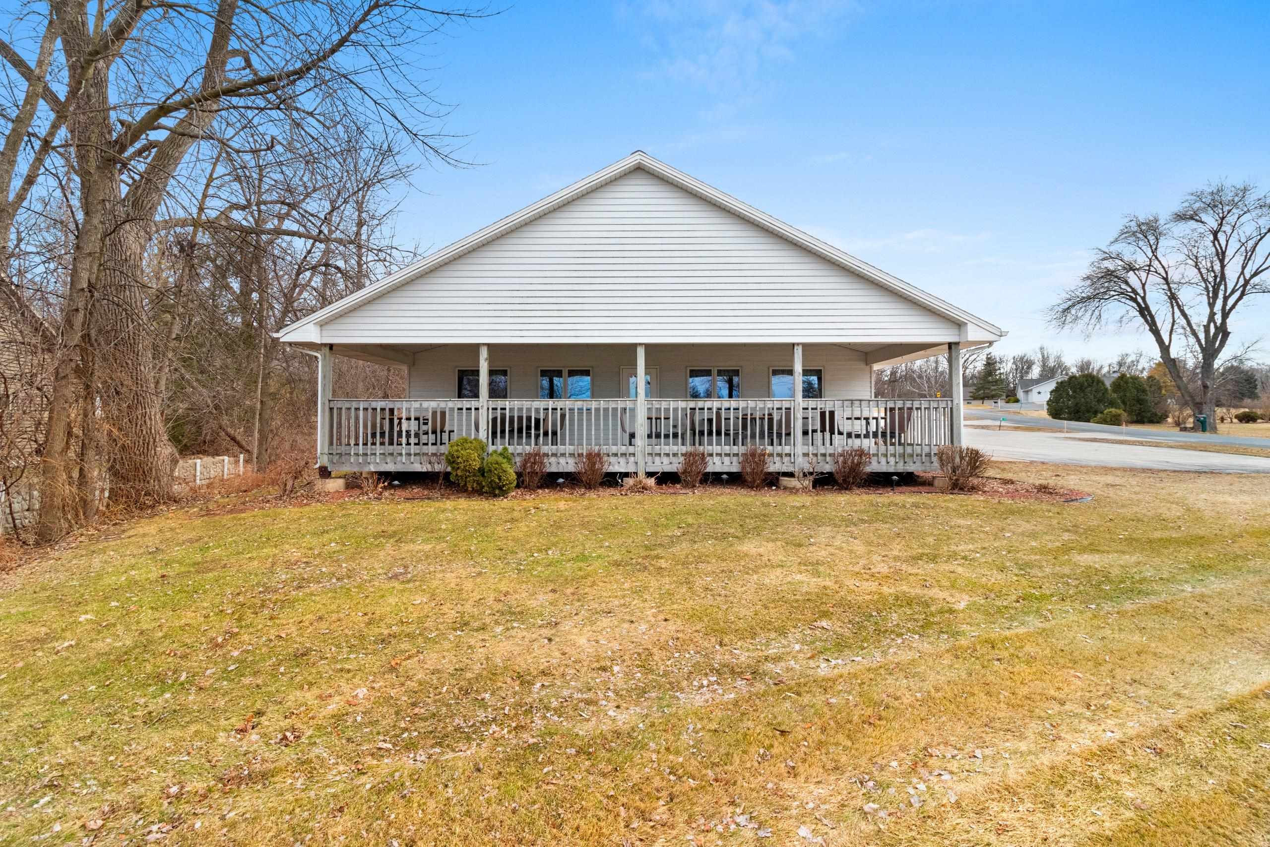 6189 Tielens Rd, Luxemburg, WI 54217-9115