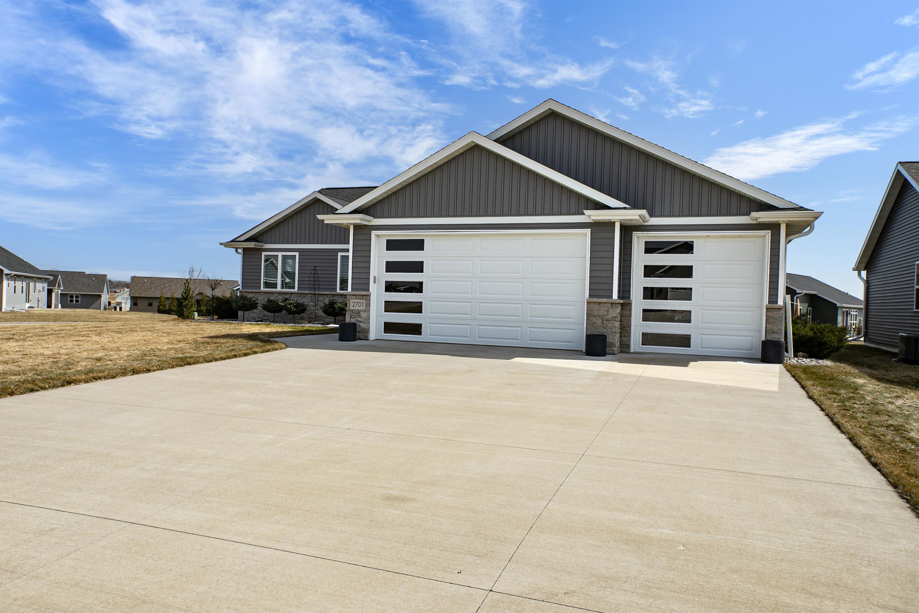 2701 W Fallen Oak Dr, Appleton, WI 54913