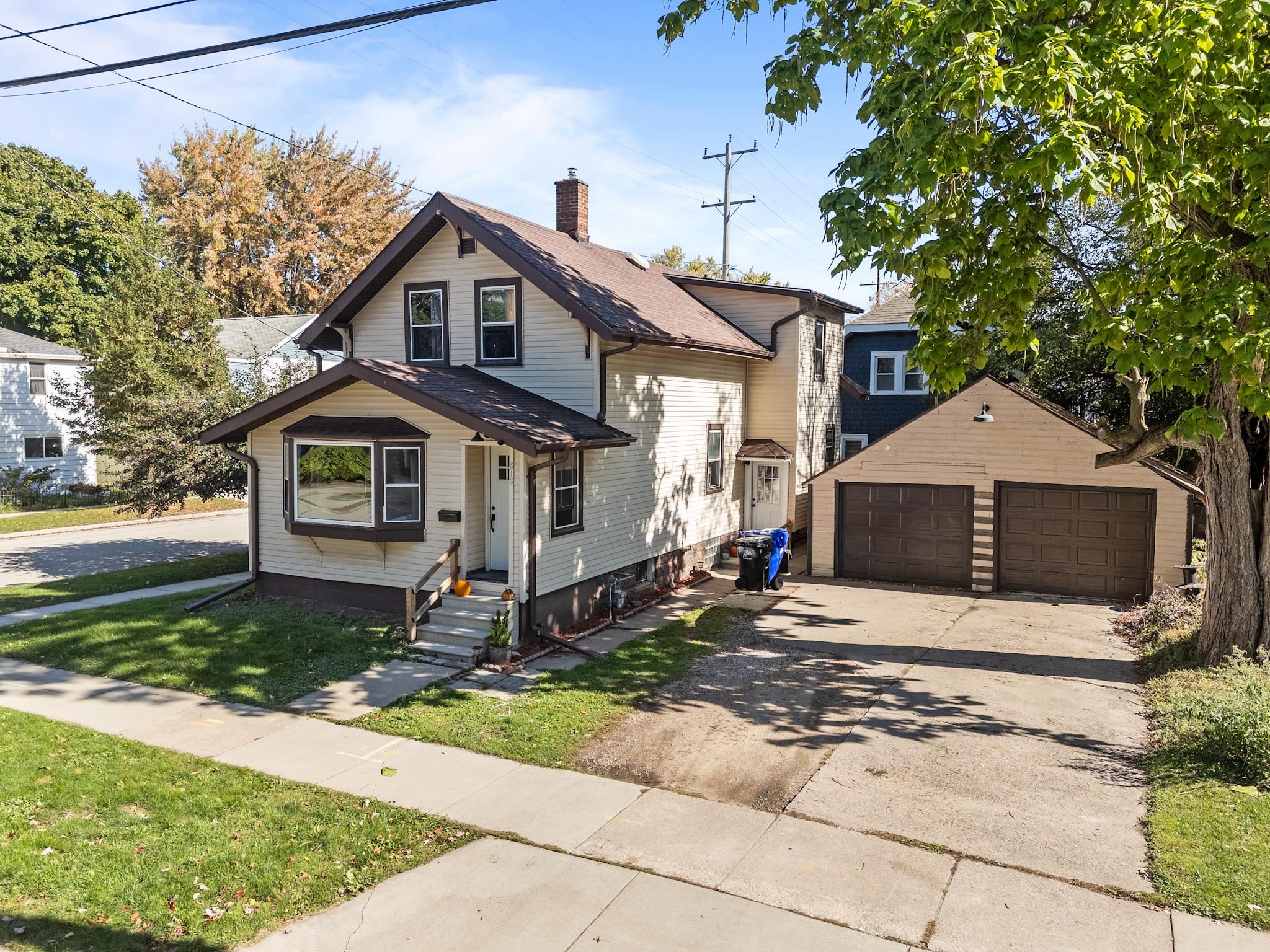 818 N Durkee St, Appleton, WI 54911