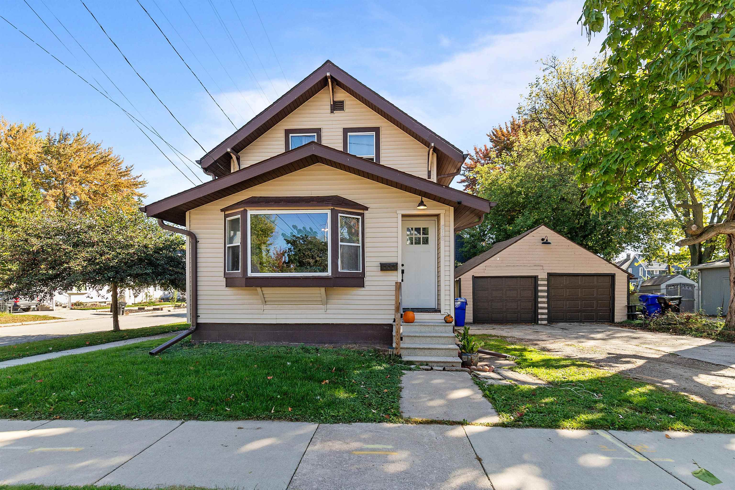 818 N Durkee St, Appleton, WI 54911