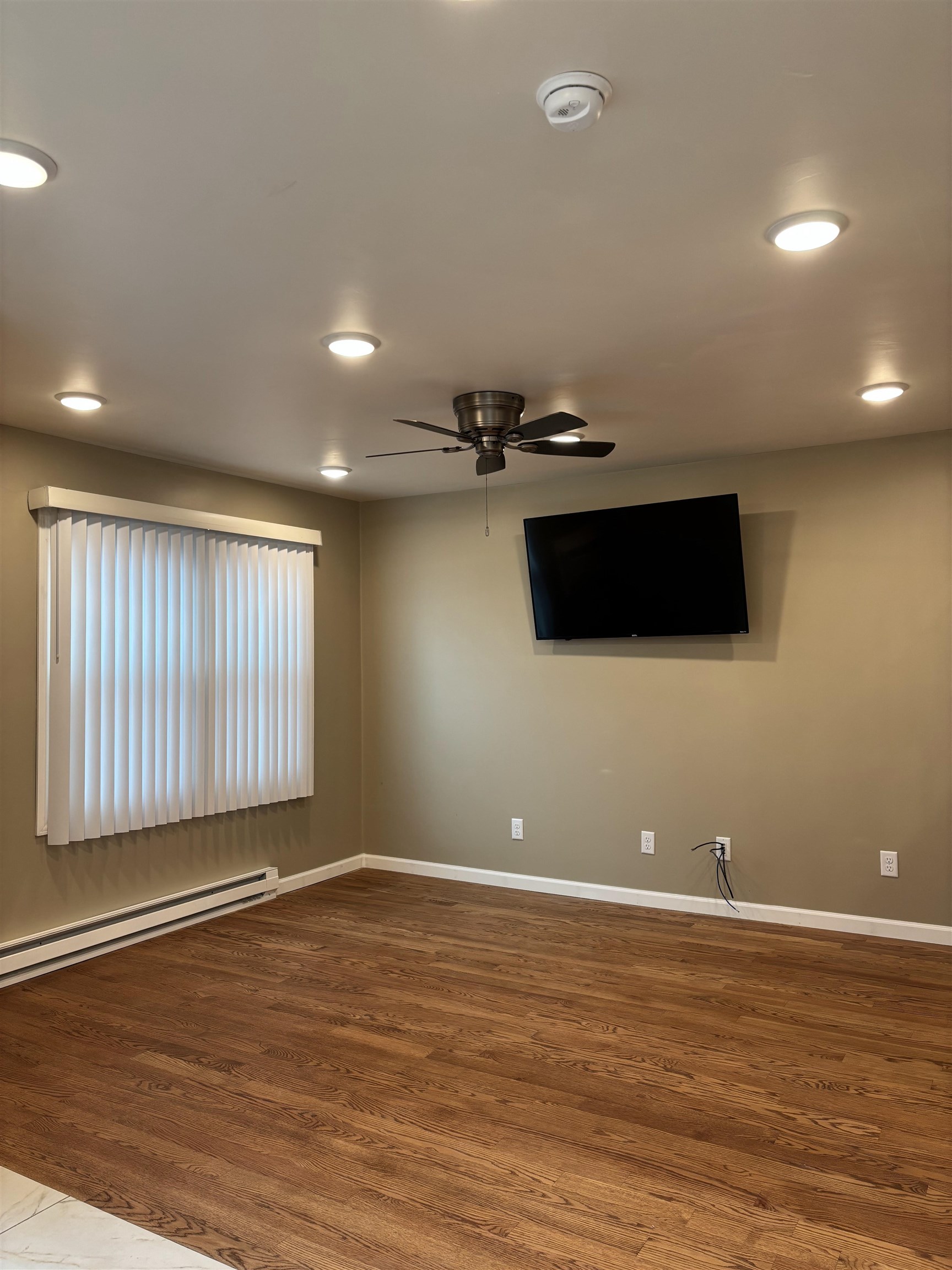 1747 Oakdale Ave, Green Bay, WI 54302-3255