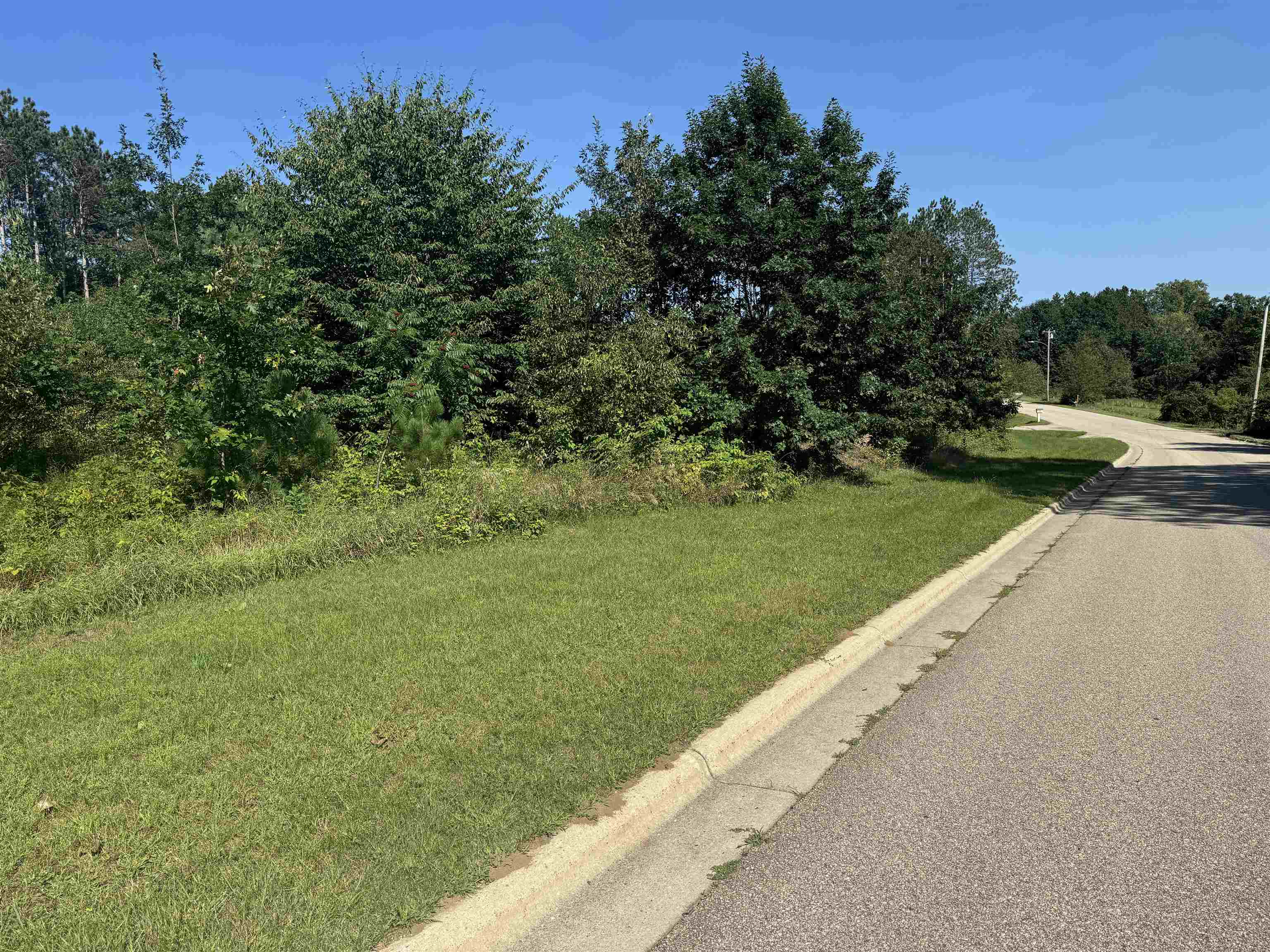 Lake Dr #36, Gresham, WI 54128