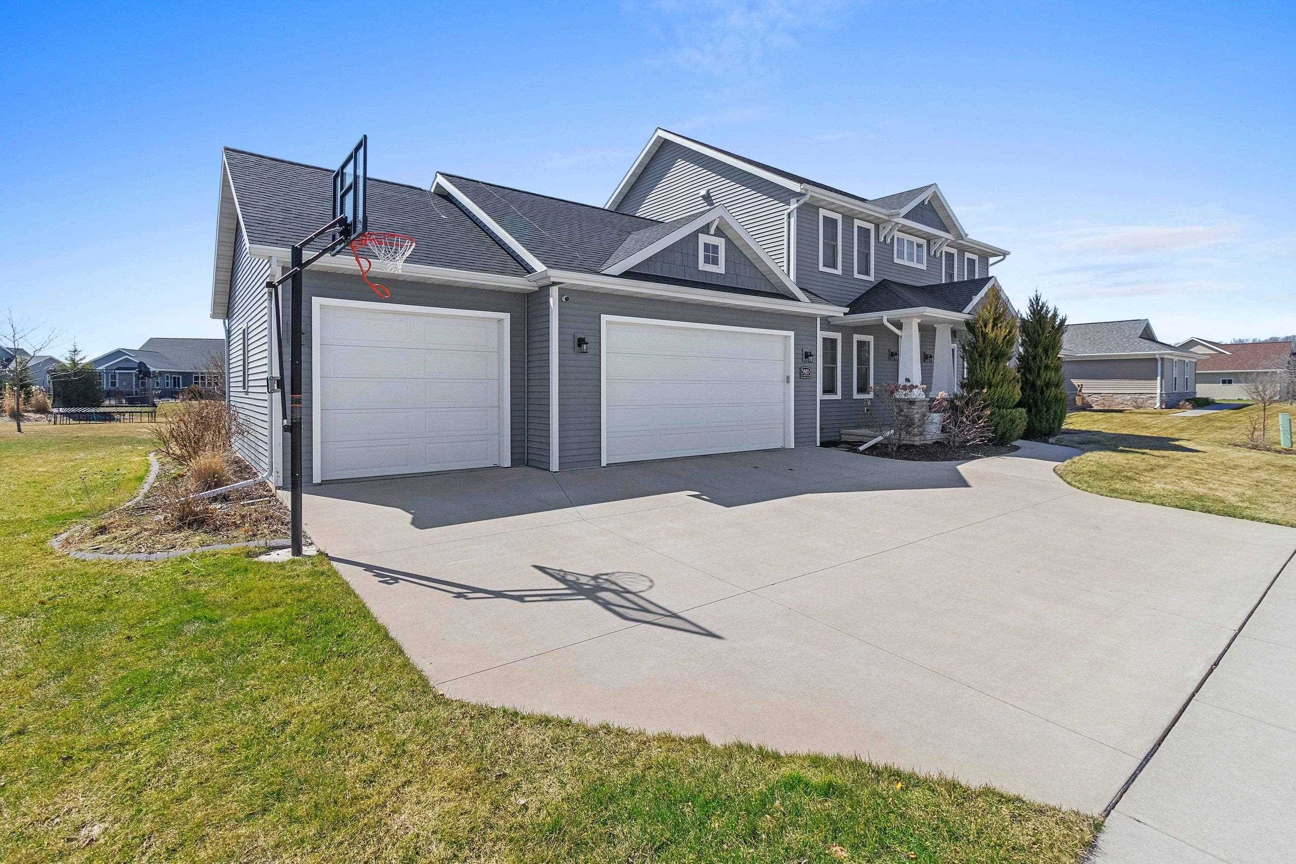5485 N Amethyst Dr, Appleton, WI 54913