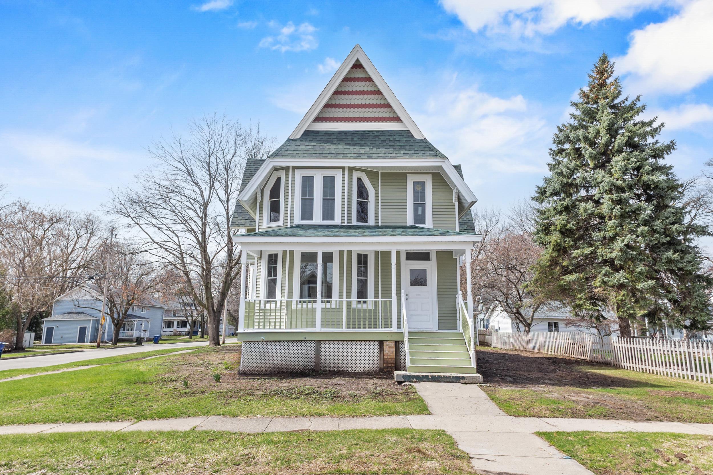 503 N Michigan St, De Pere, WI 54115