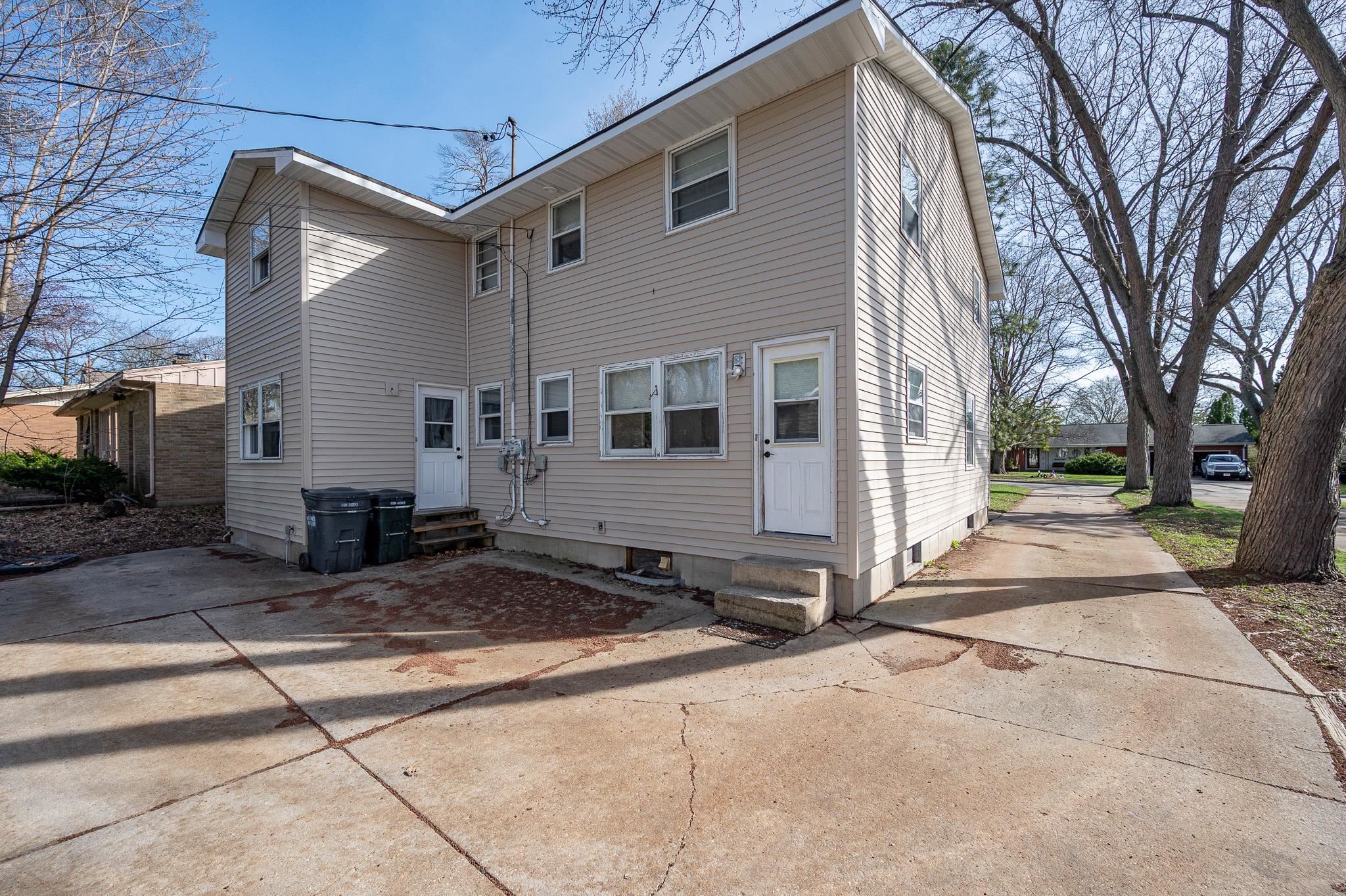 154 Bryan St, Green Bay, WI 54301