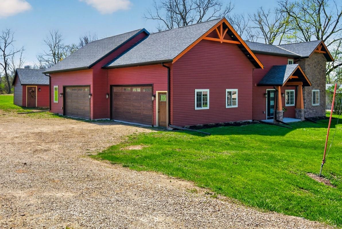 8783 County Rd K, Omro, WI 54963