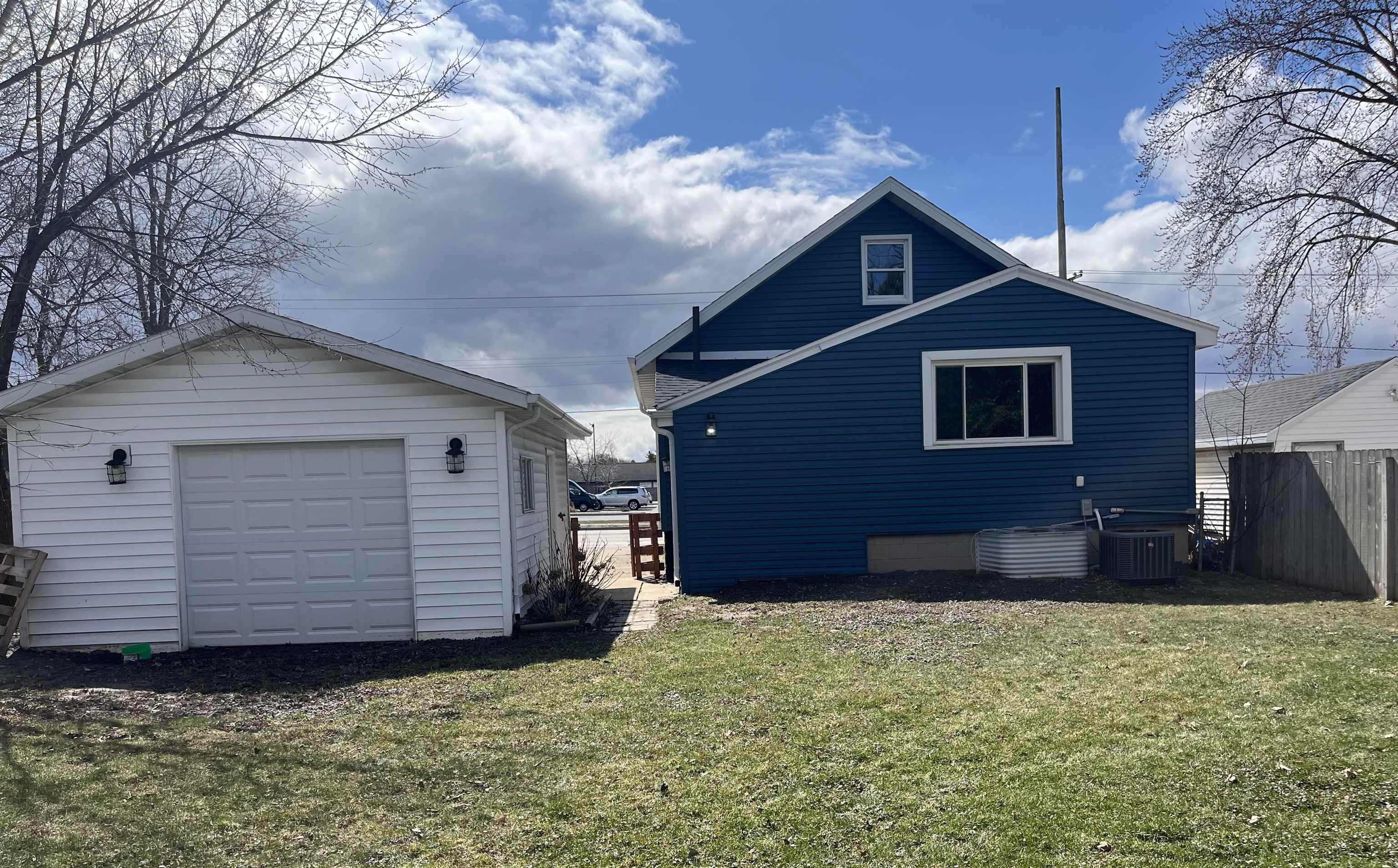 1735 E Mason St, Green Bay, WI 54302
