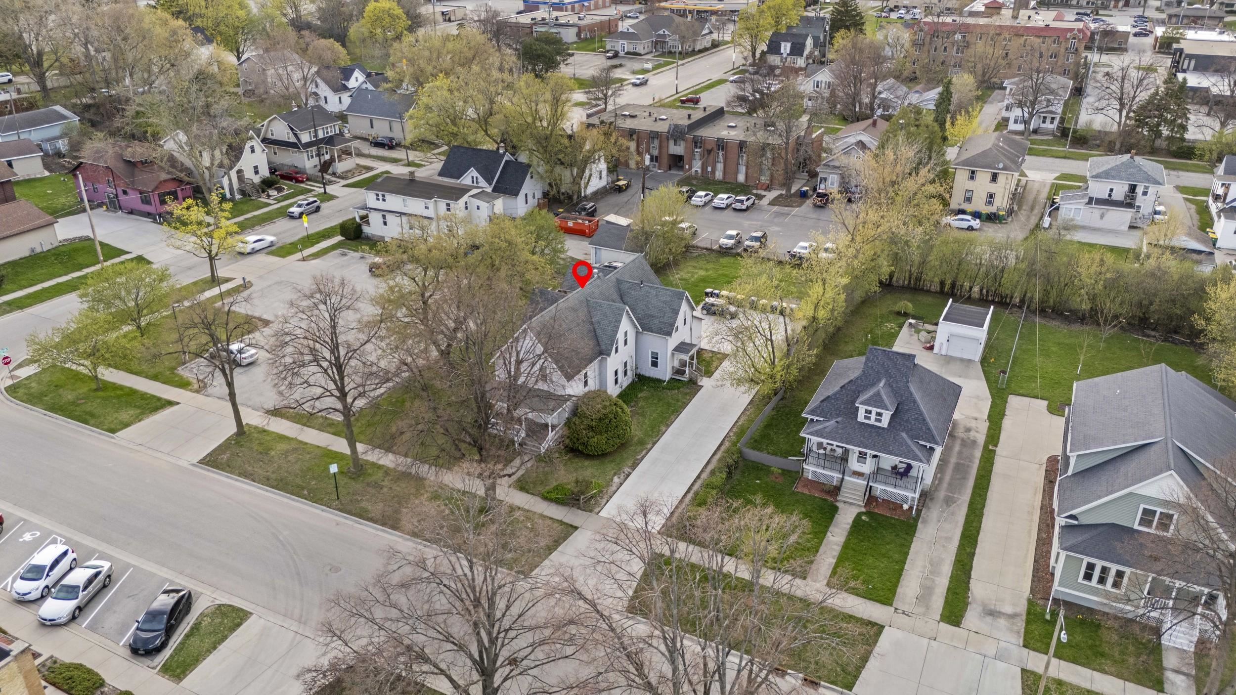 434 S Jackson St, Green Bay, WI 54301