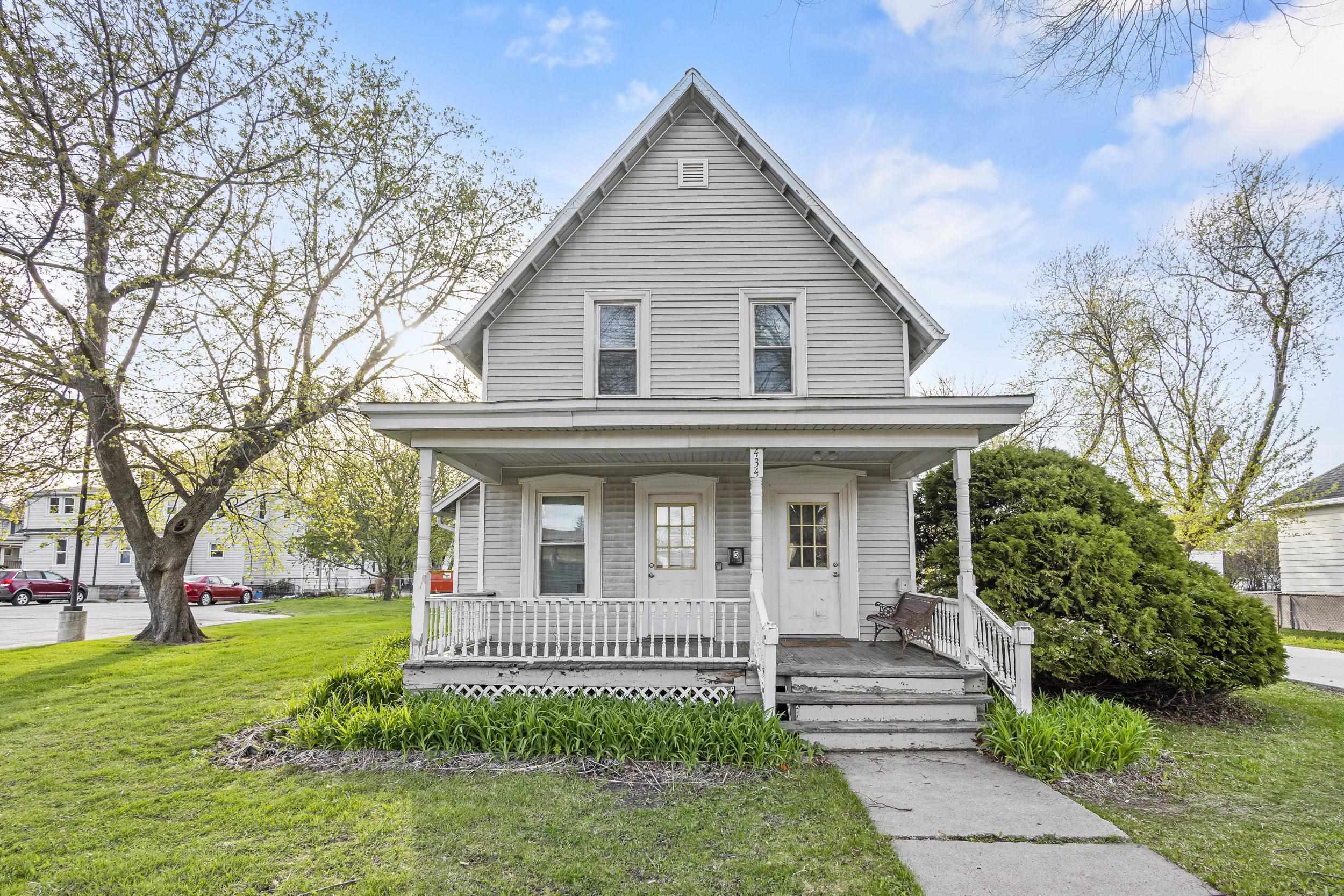 434 S Jackson St, Green Bay, WI 54301