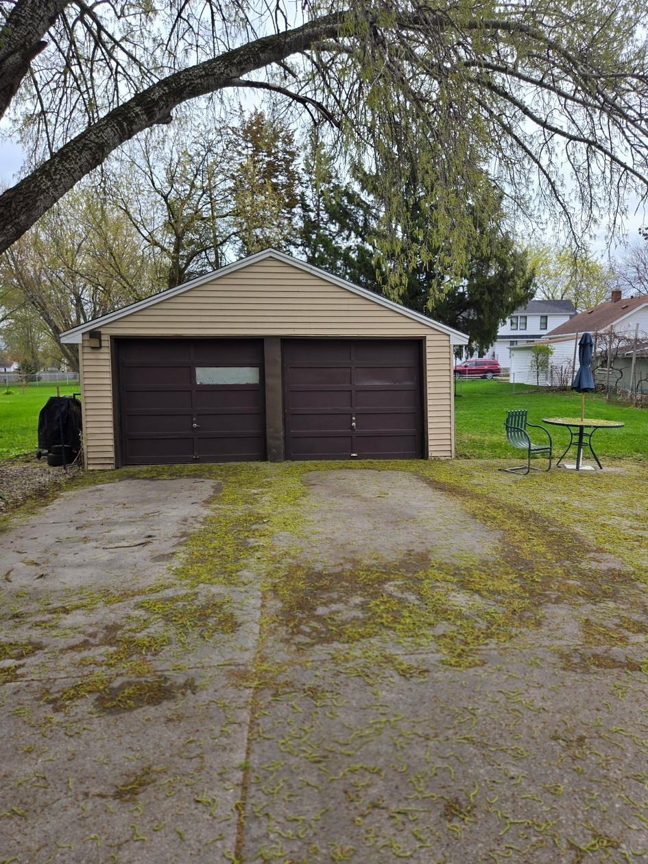 741 S Irwin Ave, Green Bay, WI 54301