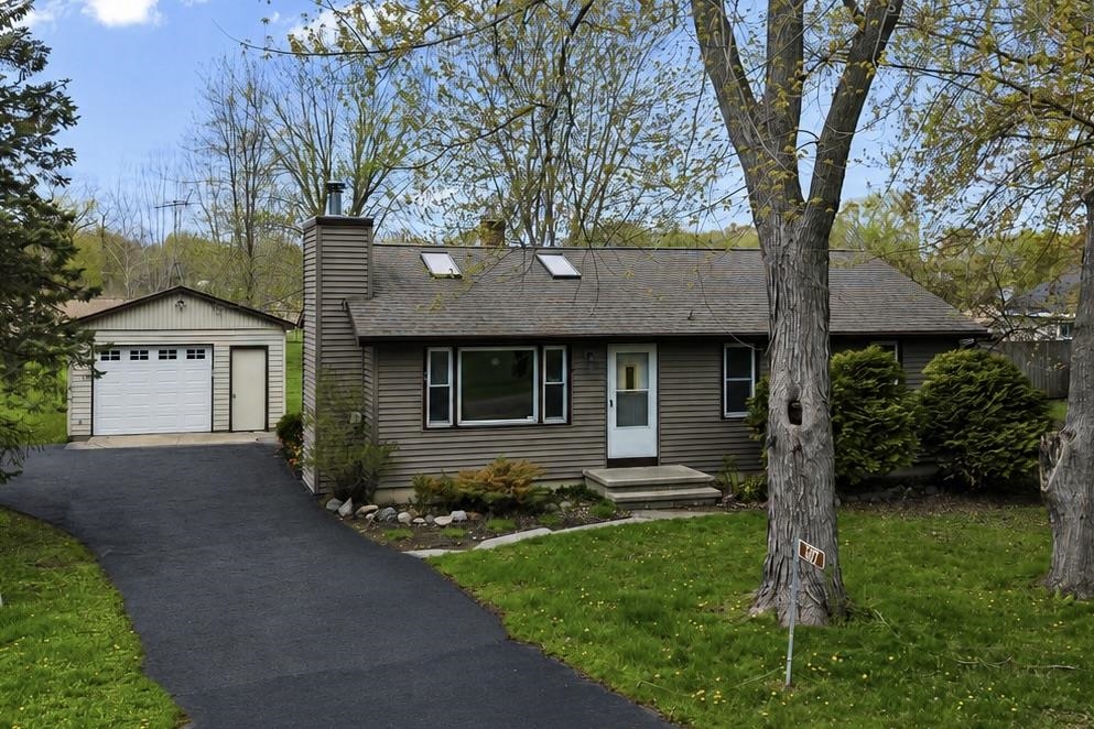 607 Hunters Point Rd, Neenah, WI 54956-4905