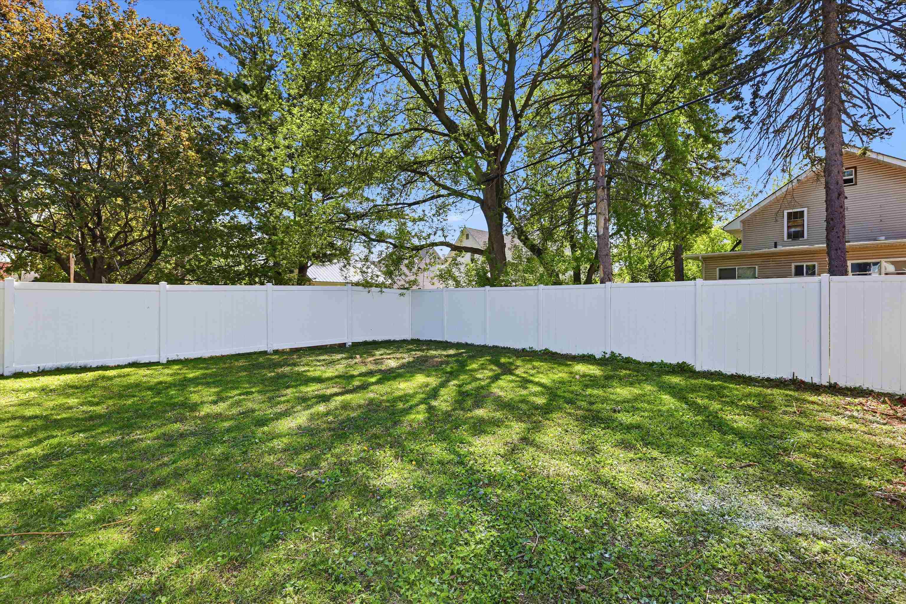 1011 N Fair St, Appleton, WI 54911