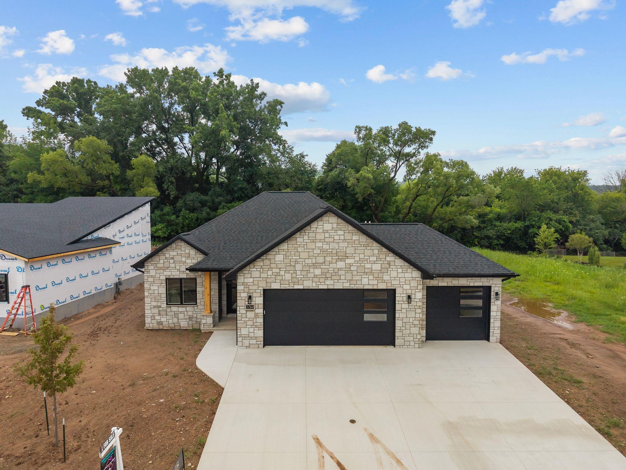1764 Bobby Jones Dr, De Pere, WI 54115