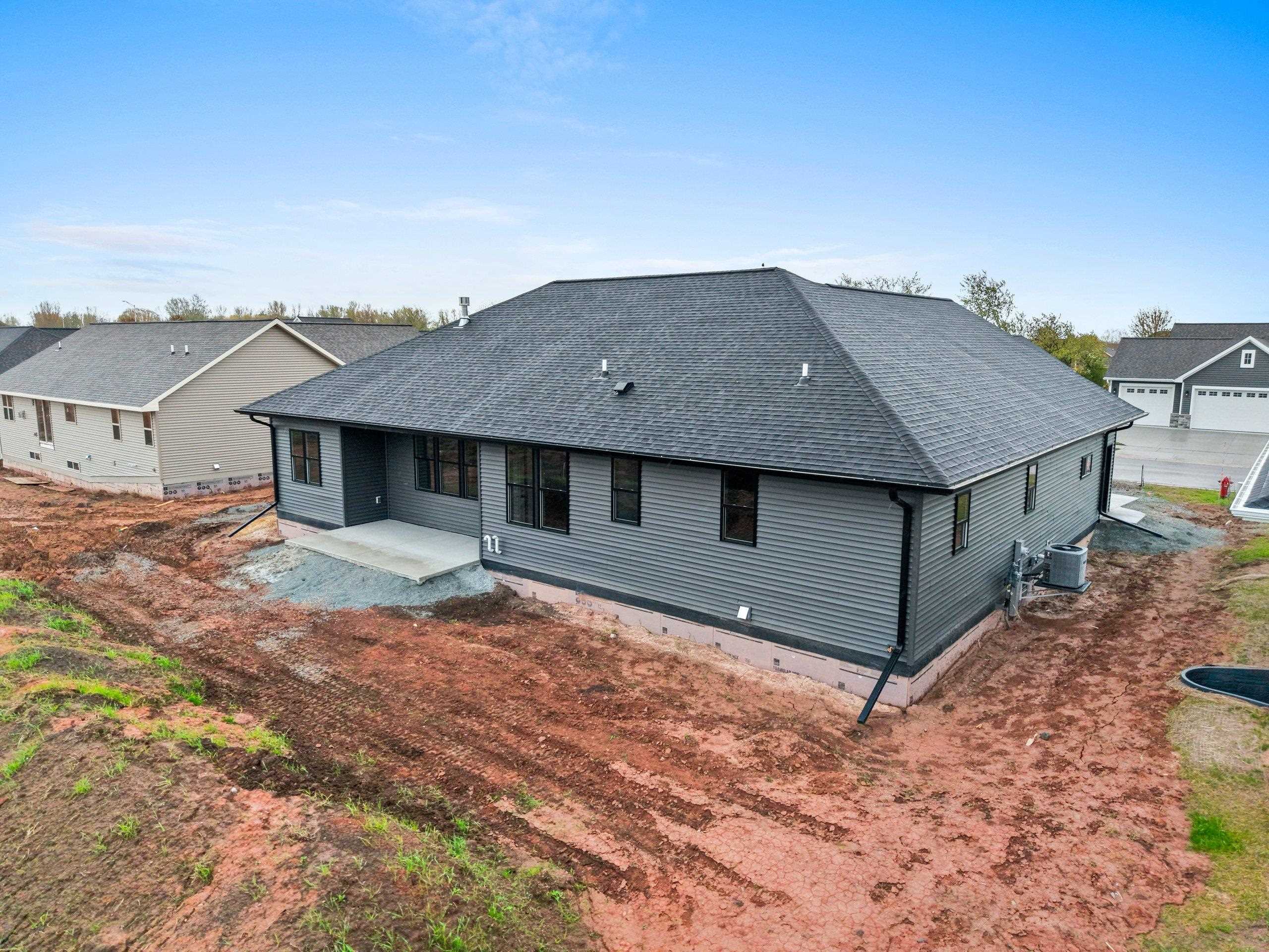 1423 Crossroads Dr, De Pere, WI 54115