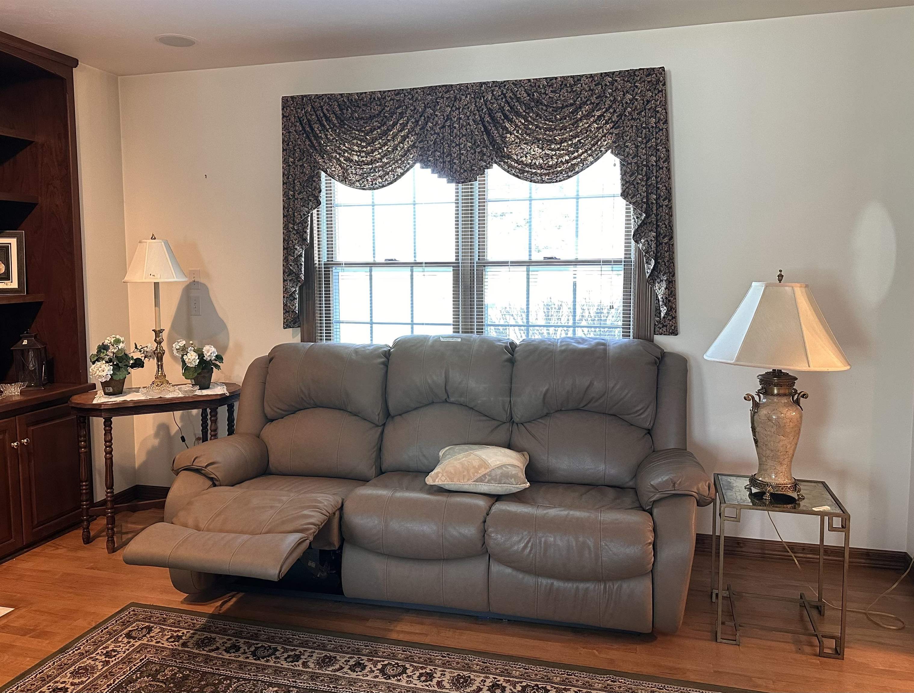 2704 Brookview Dr, Green Bay, WI 54313