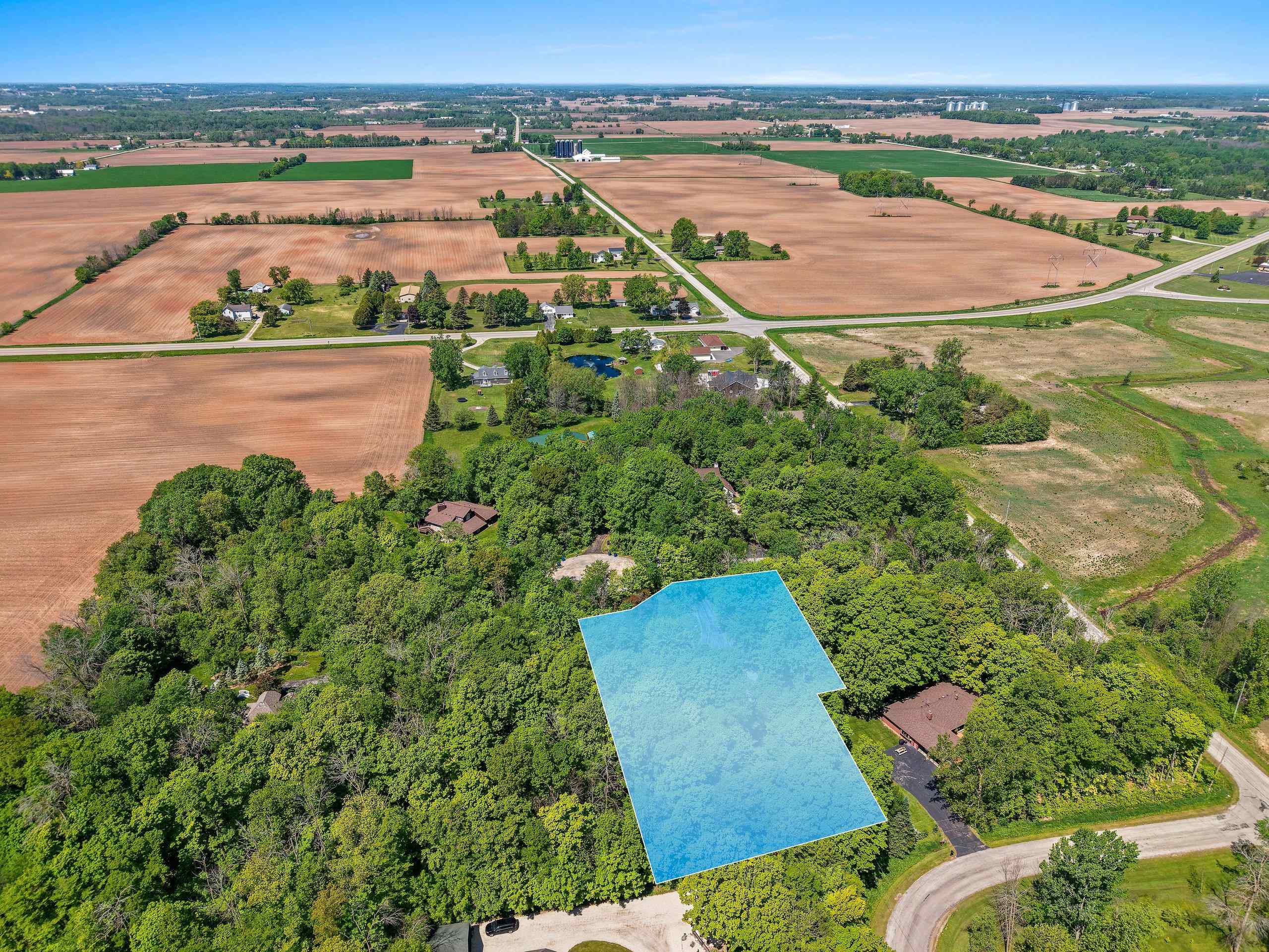 N3880 Anita Wieckert Rd, Appleton, WI 54913