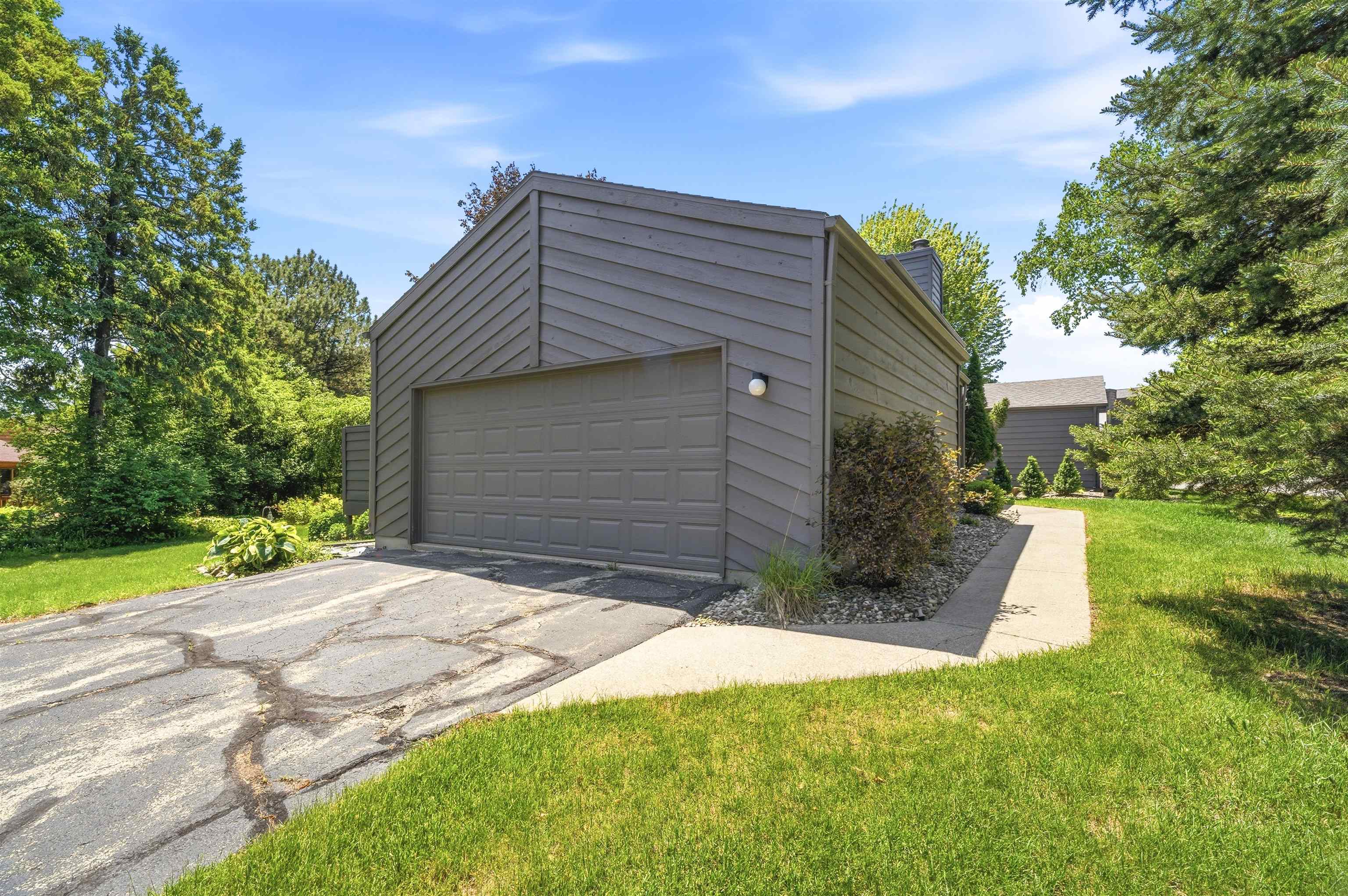 847 E Windfield Pl, Appleton, WI 54911