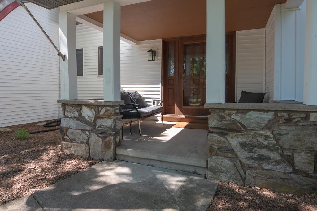 1825 Eagle Dr, Neenah, WI 54956