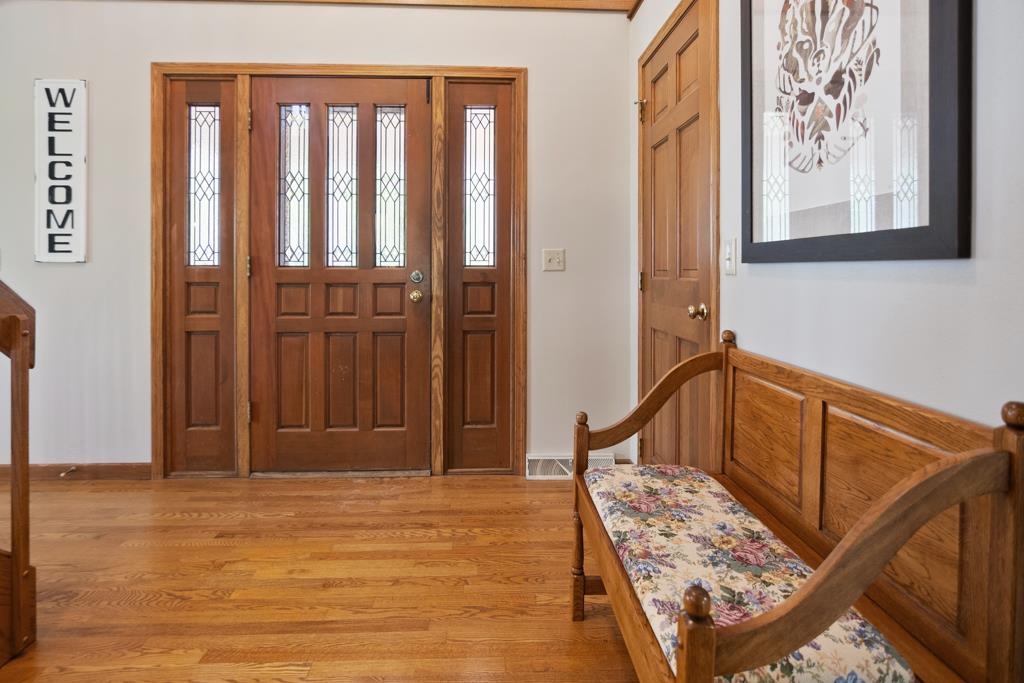 1825 Eagle Dr, Neenah, WI 54956