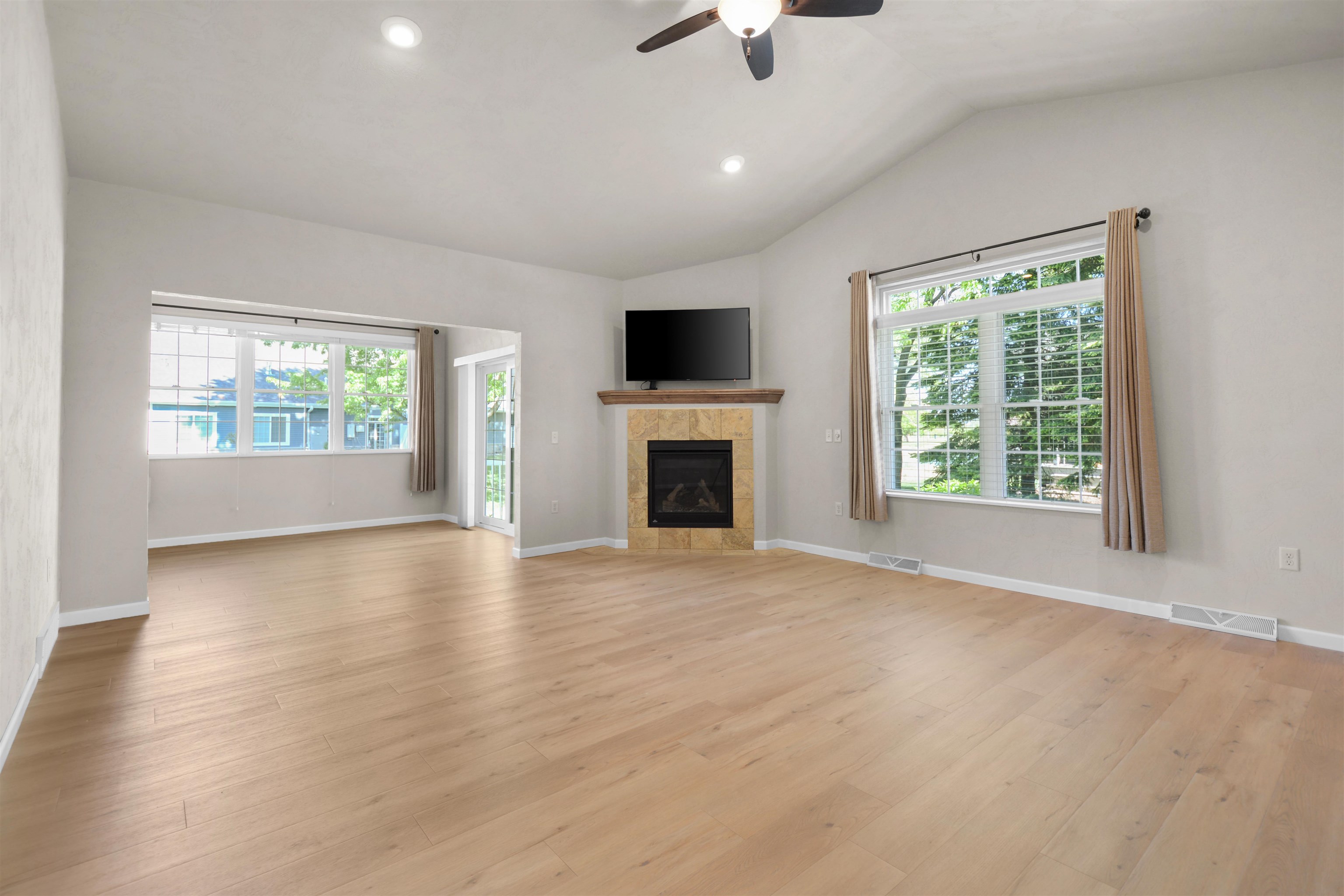 1274 Cameron Cir, Neenah, WI 54956