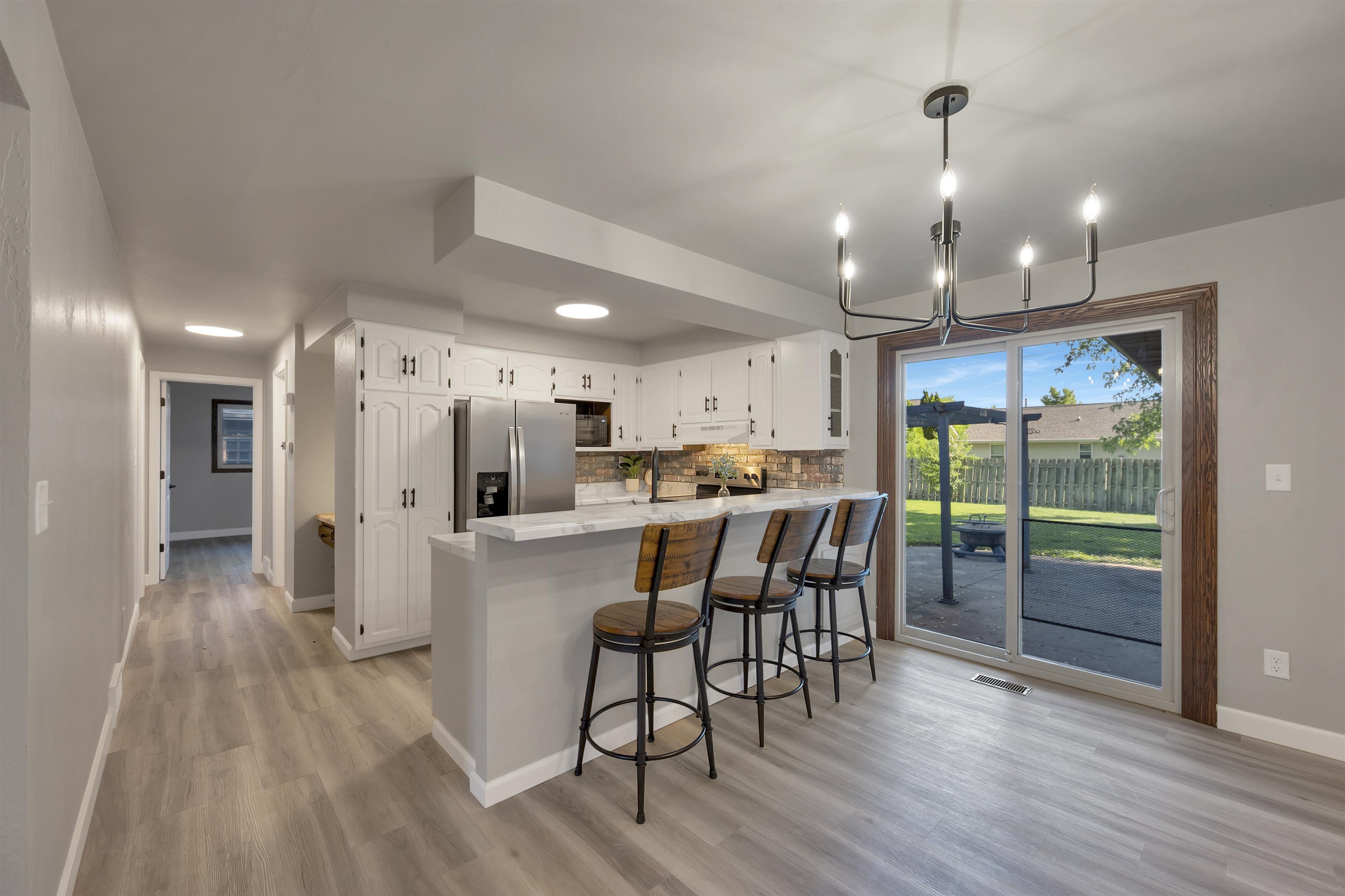 1677 Lilac Ln, Green Bay, WI 54302