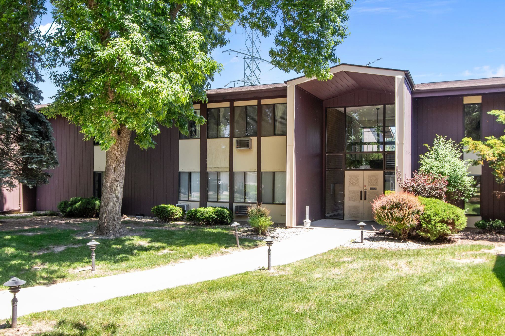 1699 Alcan Dr #210, Menasha, WI 54952