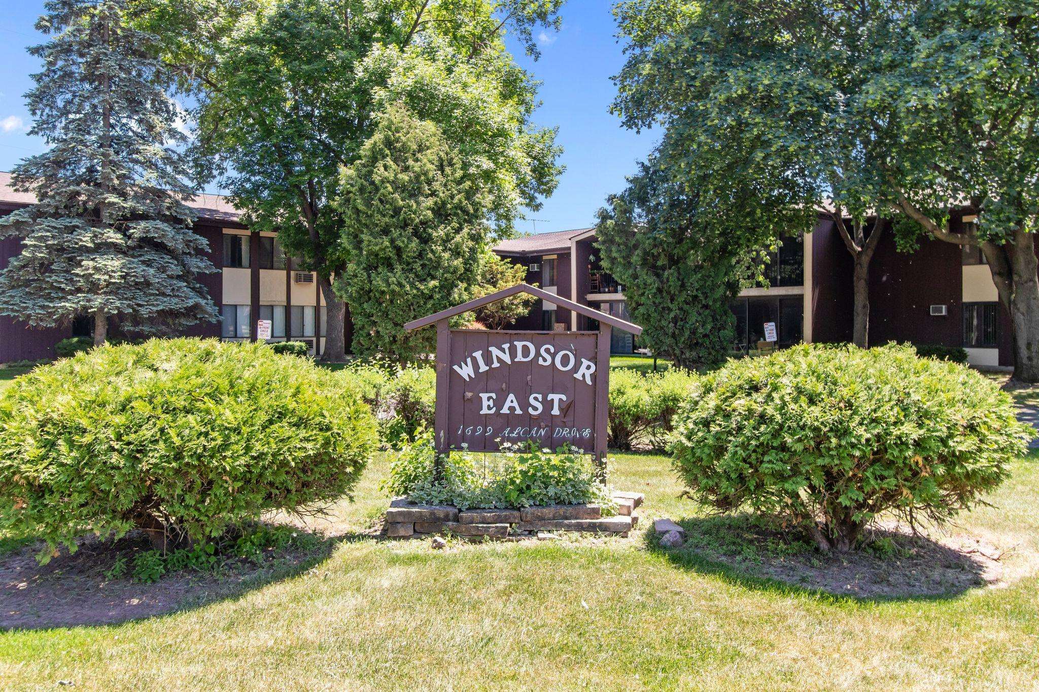 1699 Alcan Dr #210, Menasha, WI 54952