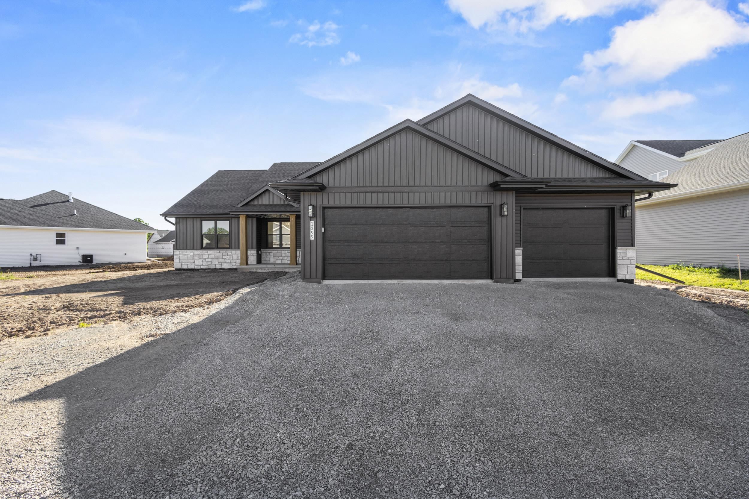 1399 Crossroads Dr, De Pere, WI 54115