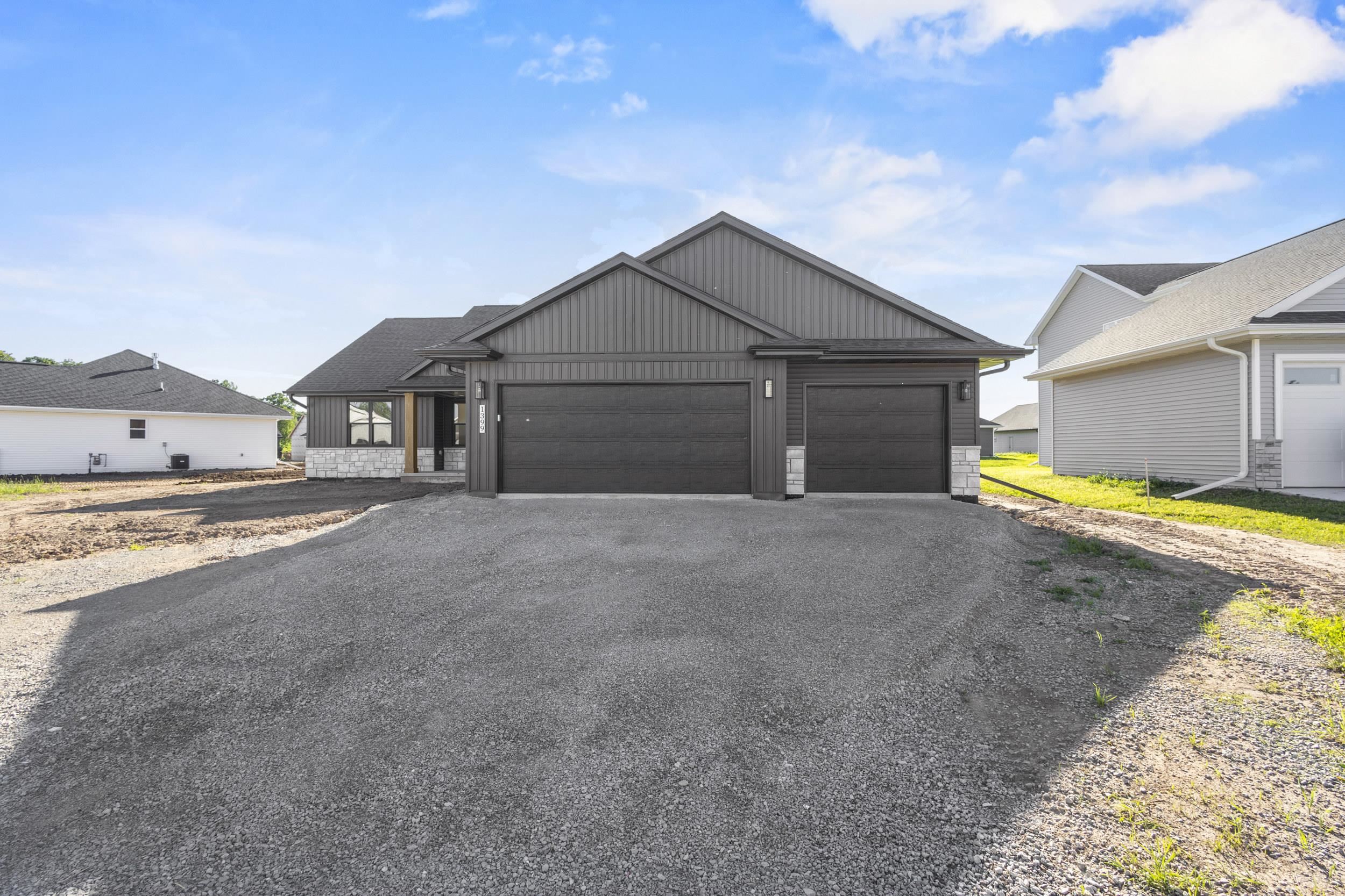 1399 Crossroads Dr, De Pere, WI 54115
