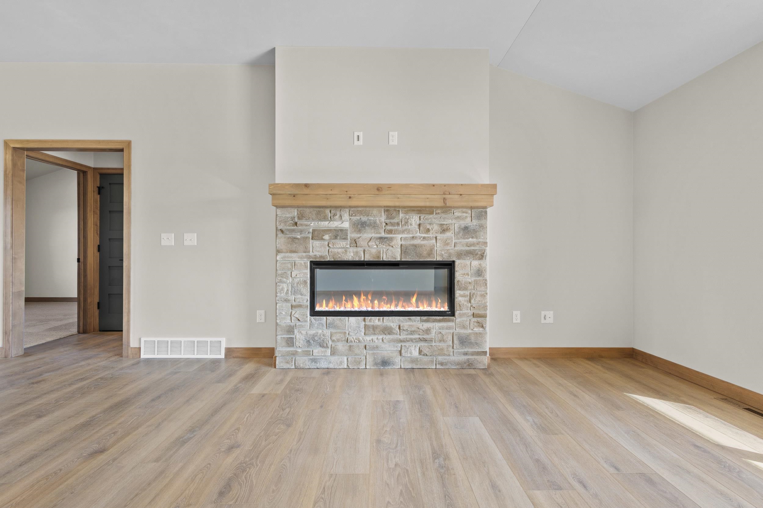 1400 Divinity Dr, De Pere, WI 54115